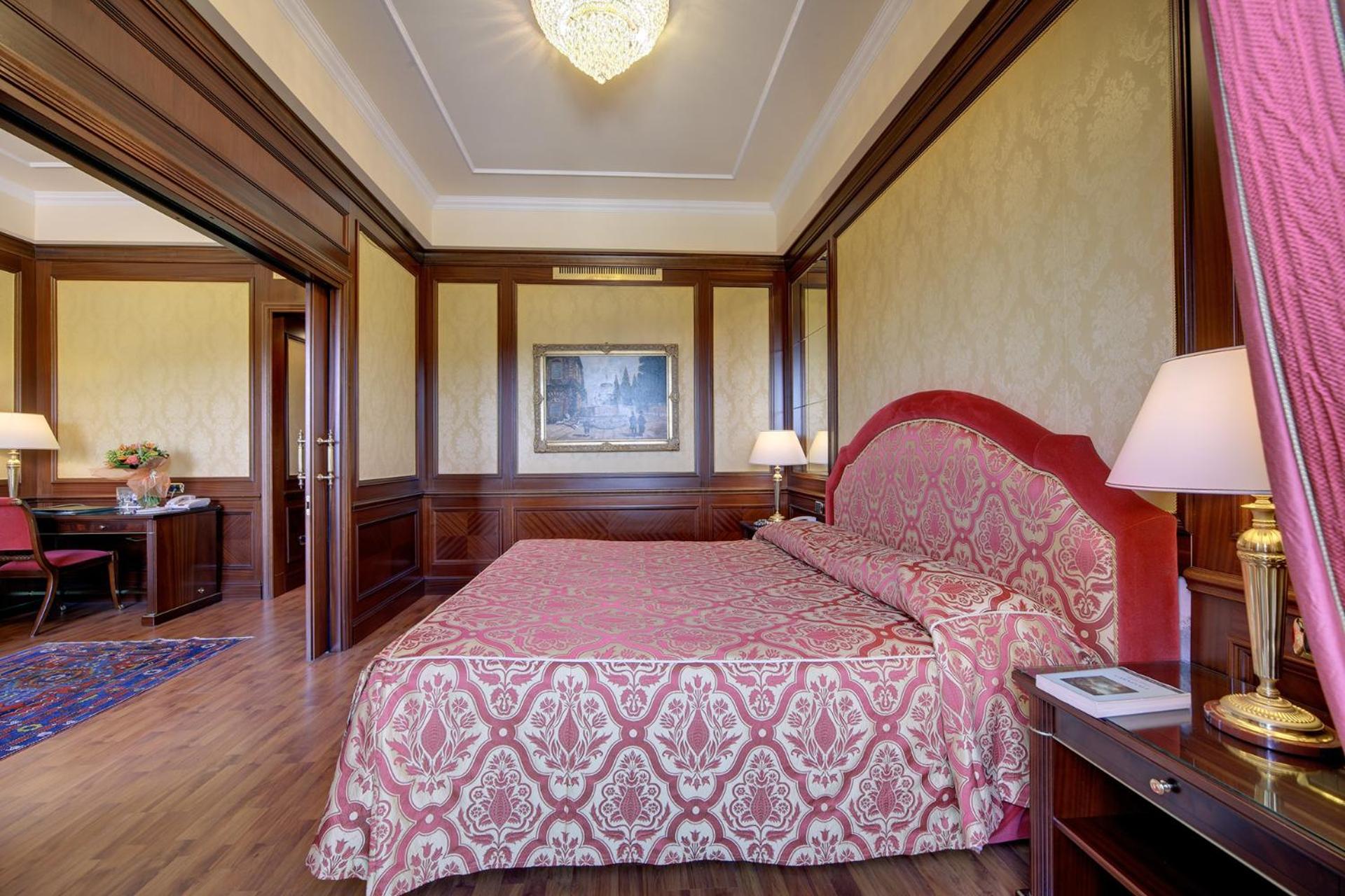 Suite with Lake View - Photo 2
