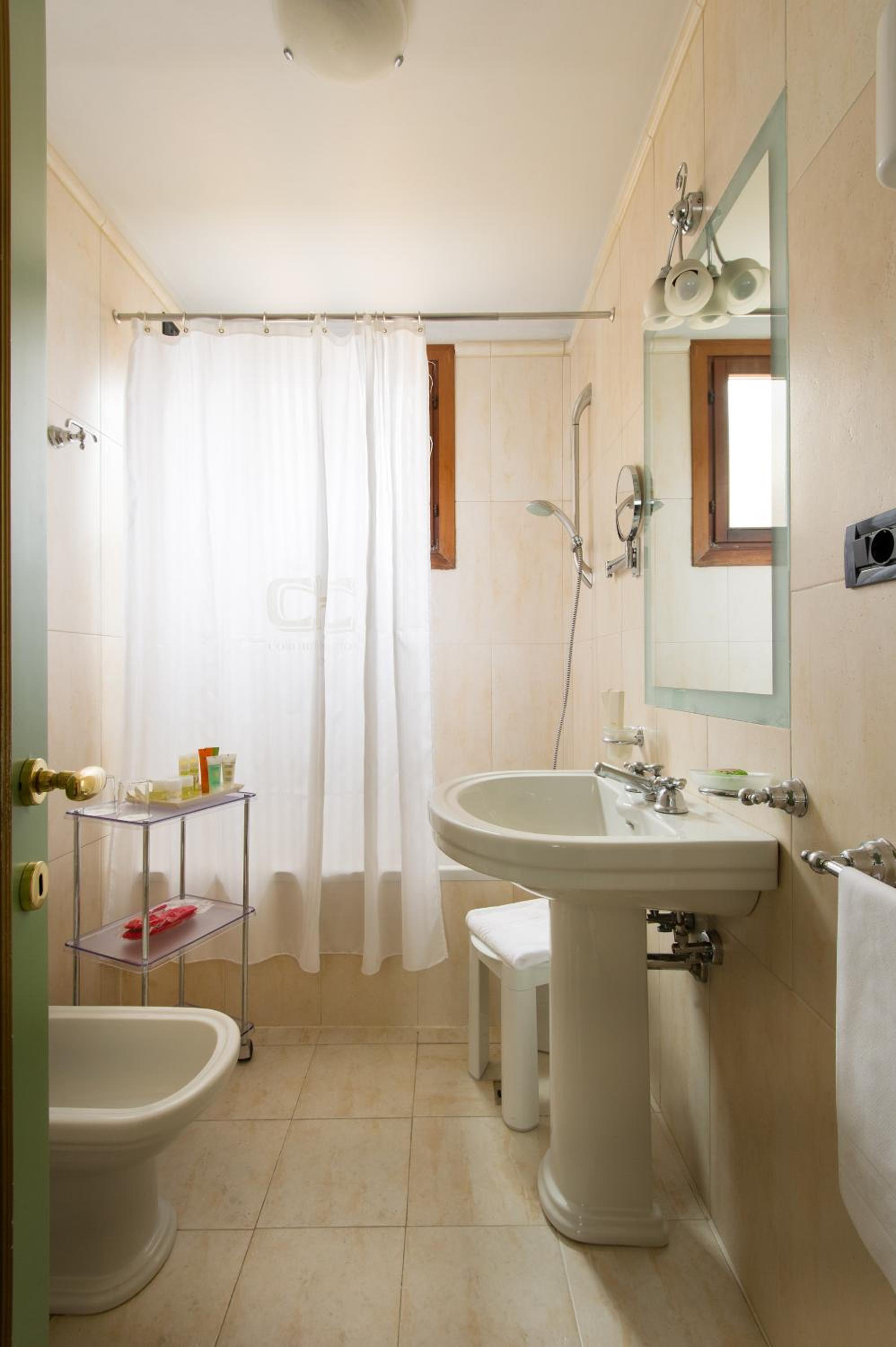 Junior Suite thumbnail 5
