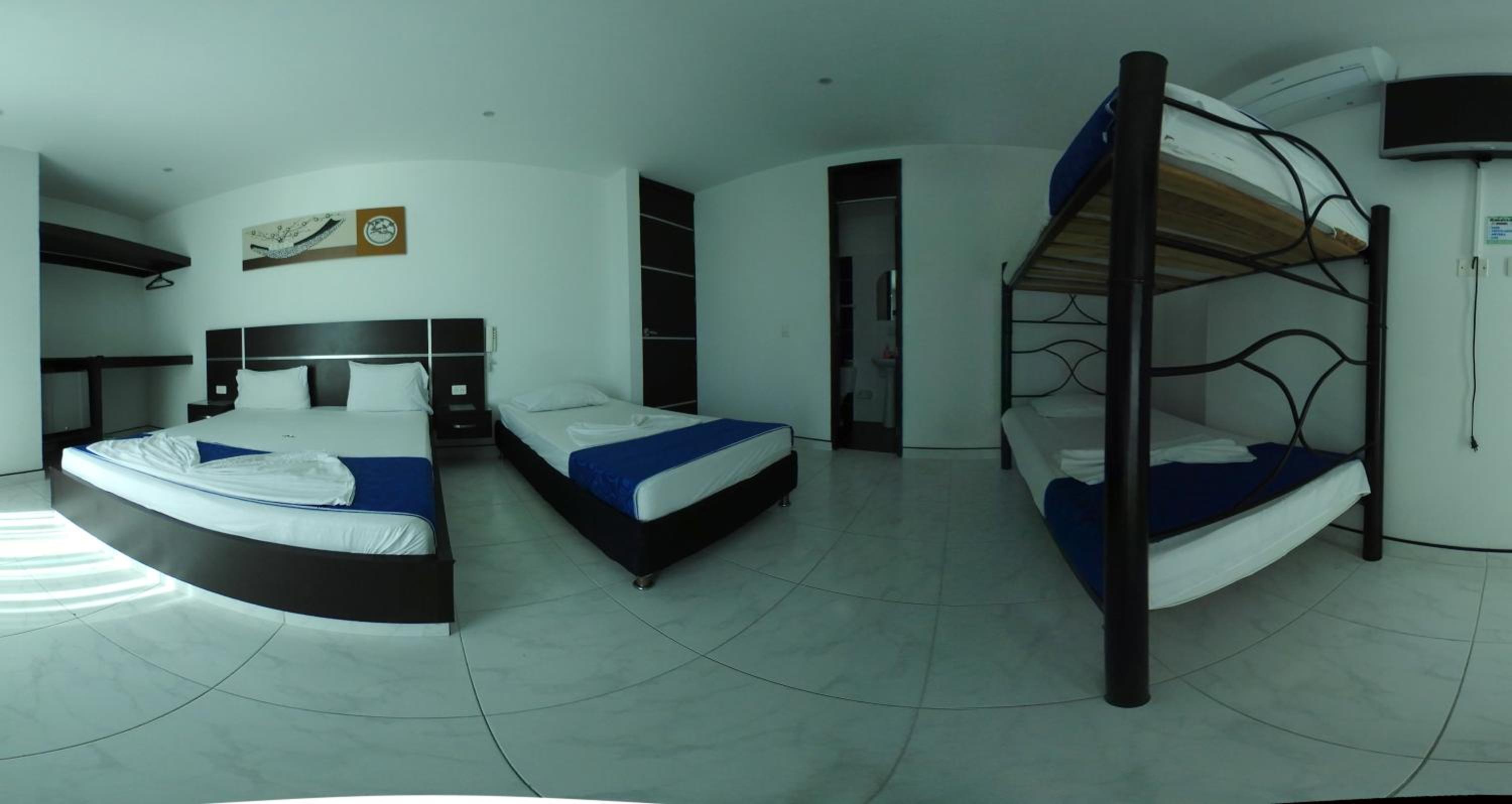 Standard Family Room photo 3