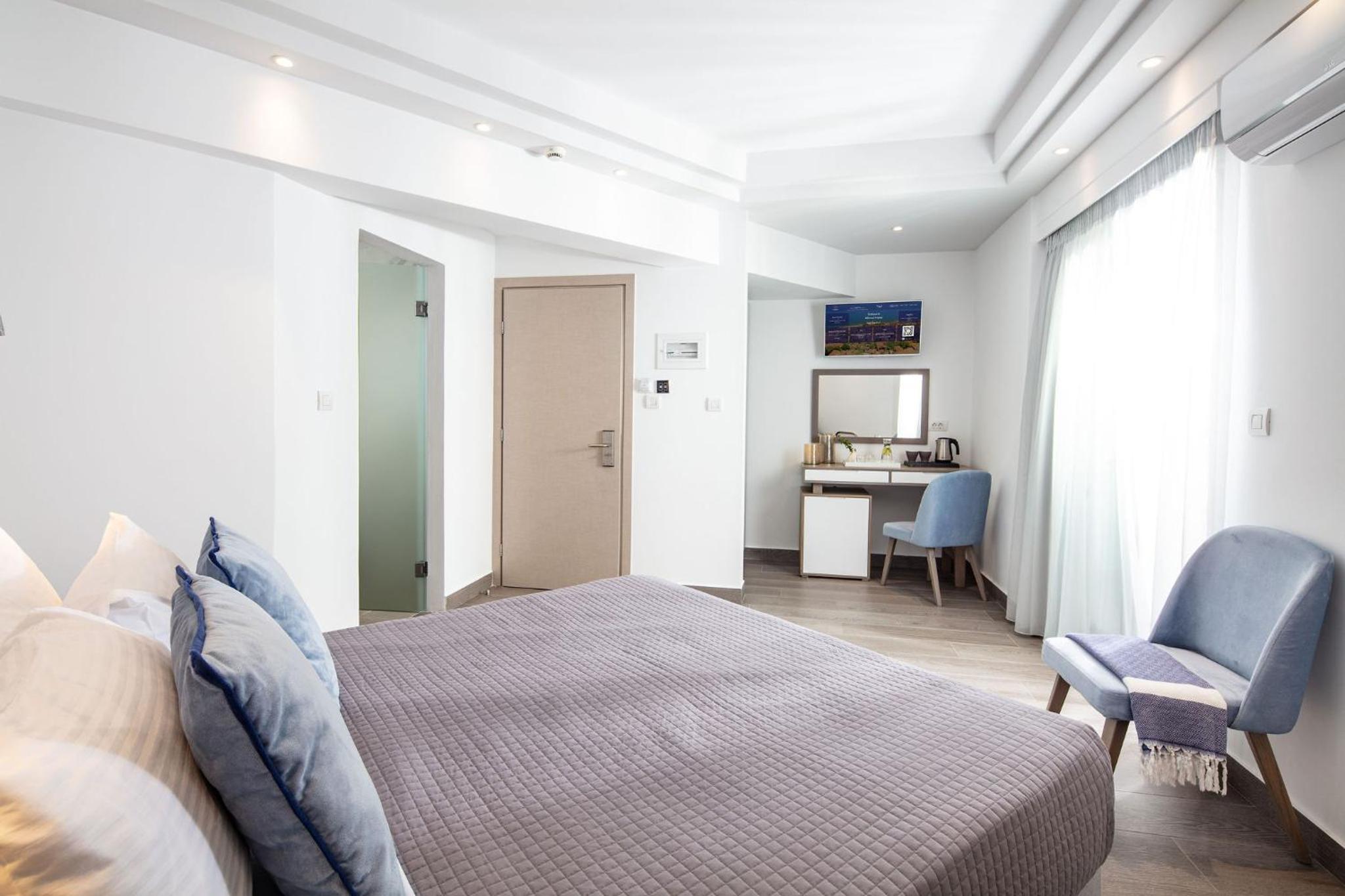Double Or Twin Room With Partial Sea View photo 1