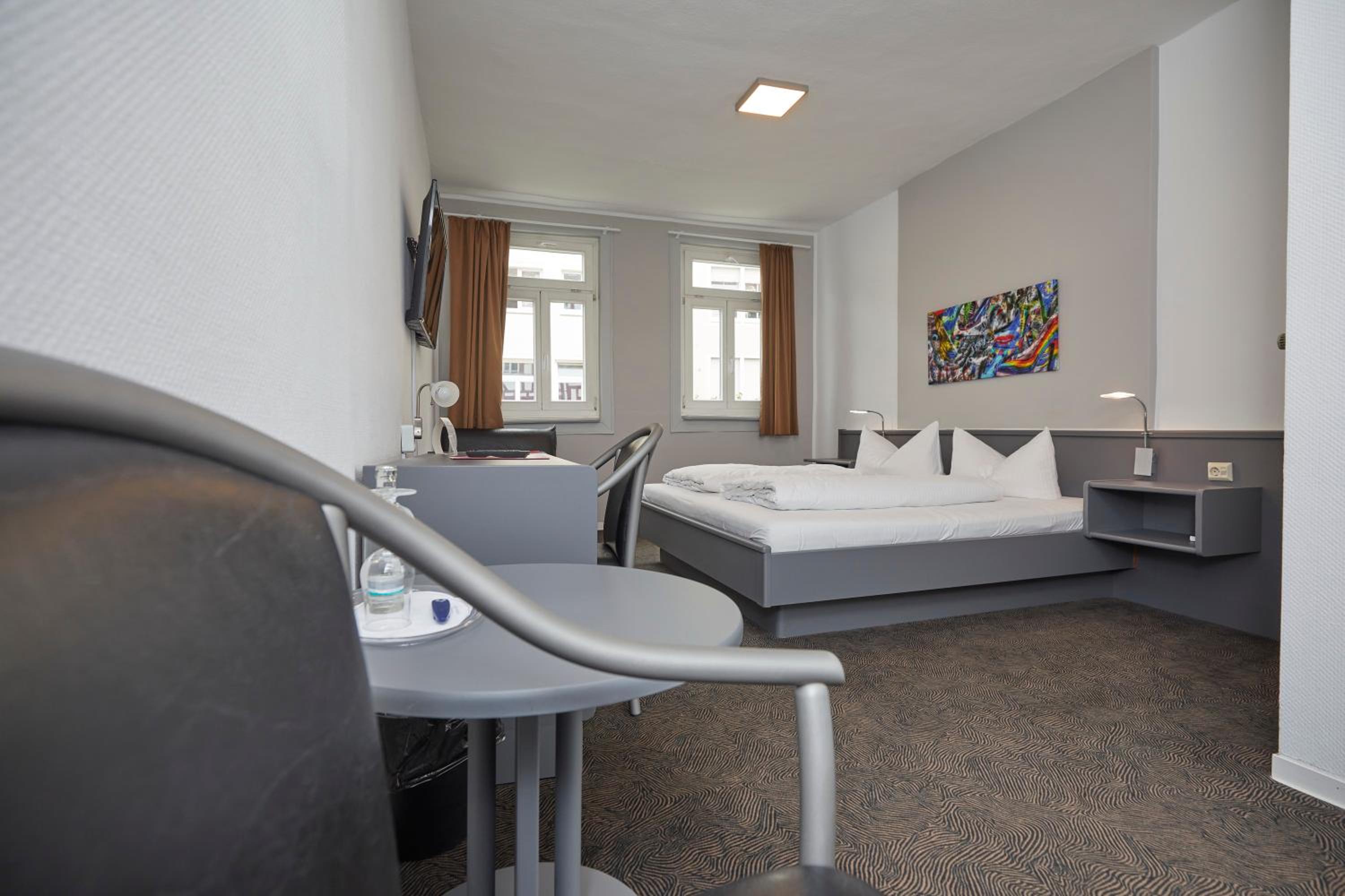 Double Room - Photo 7