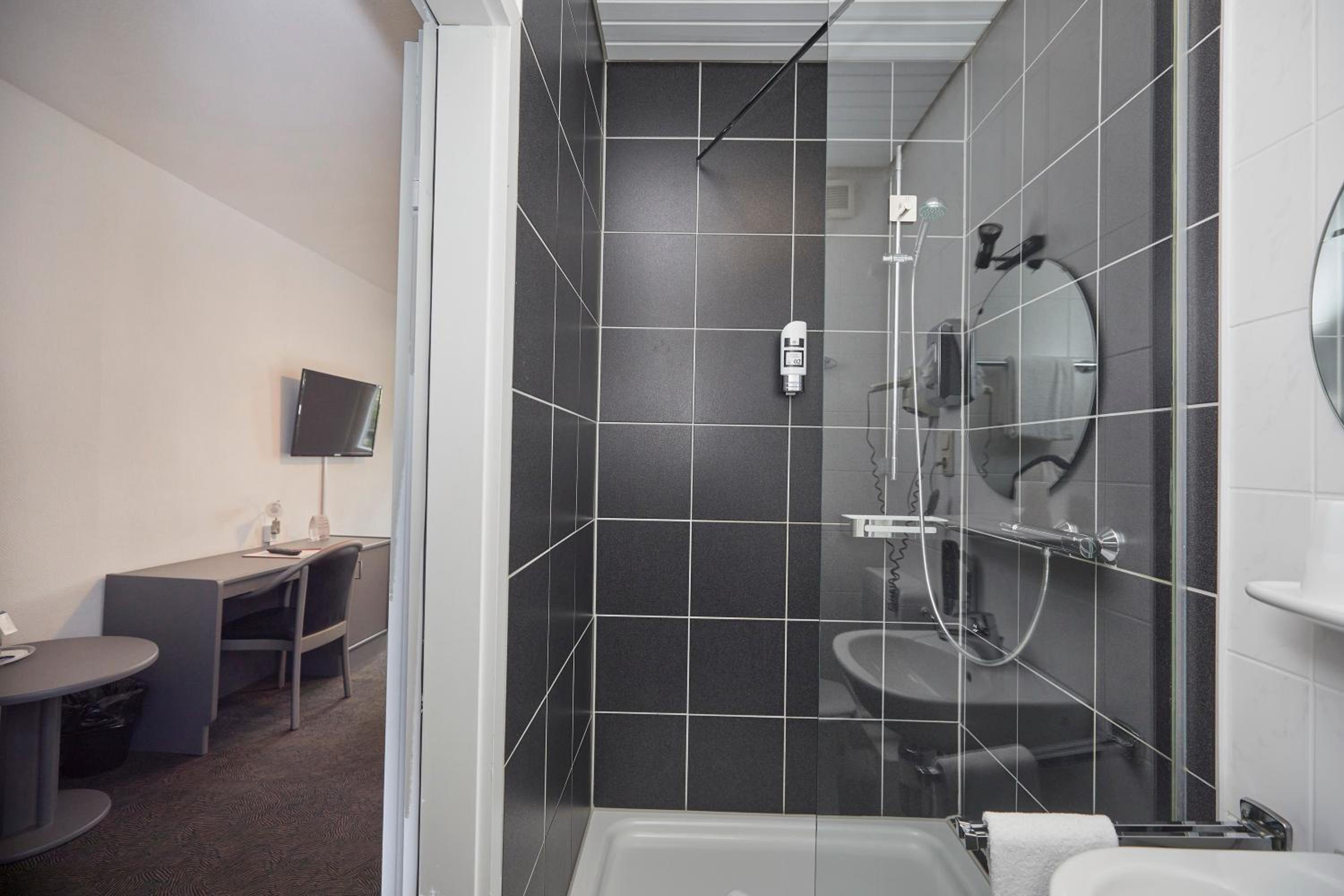 Double Room - Photo 8