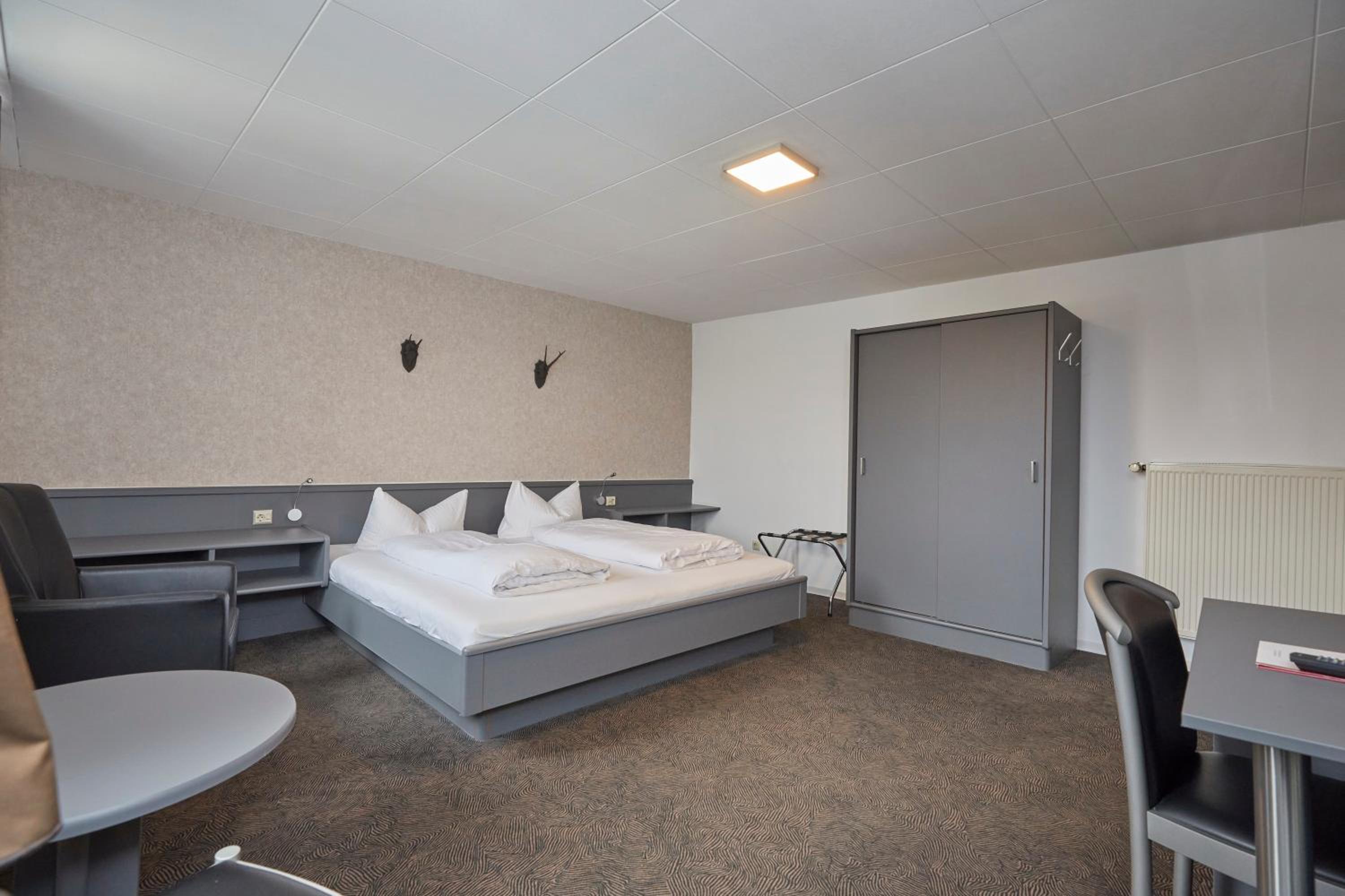 Double Room - Photo 6