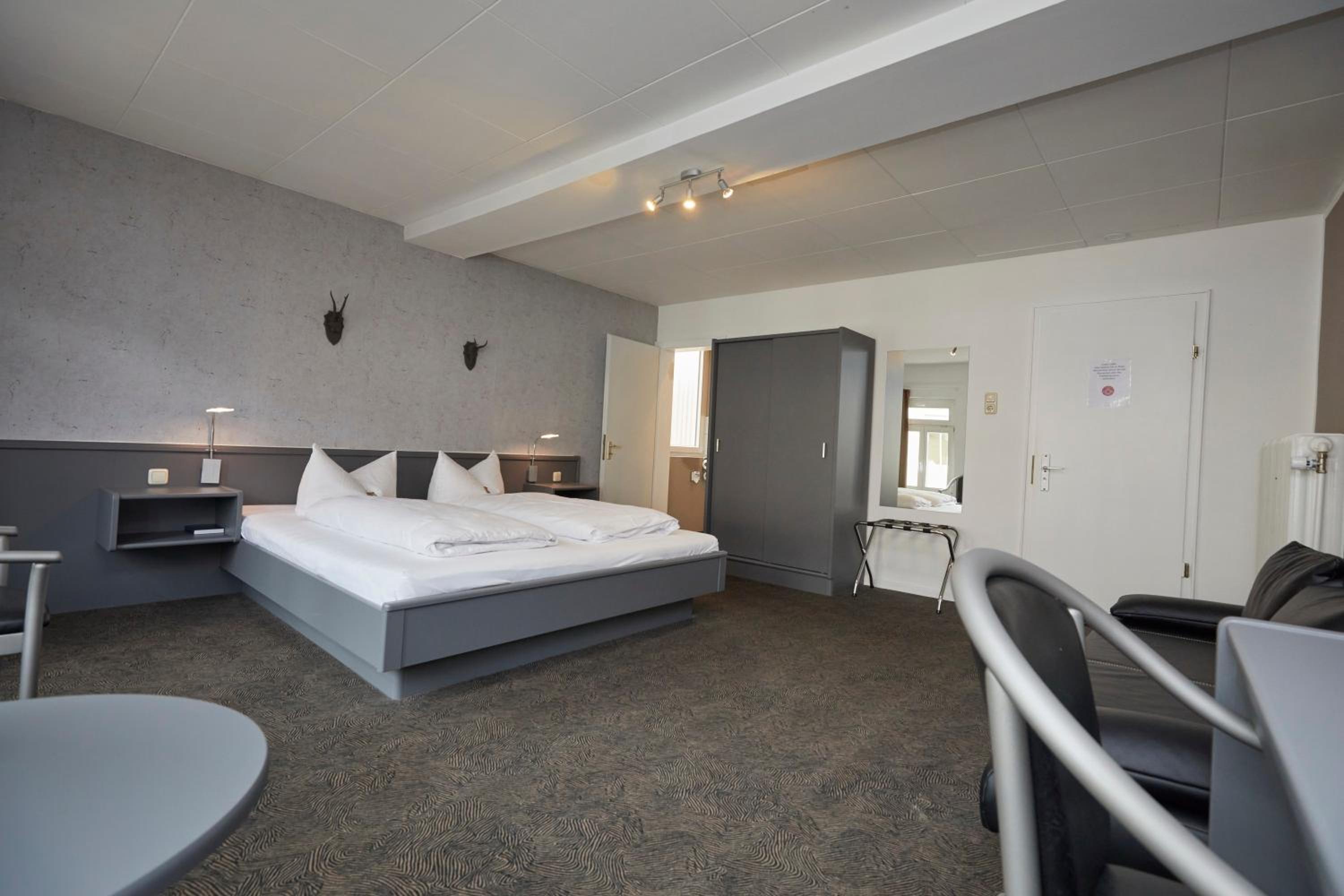 Double Room - Photo 11