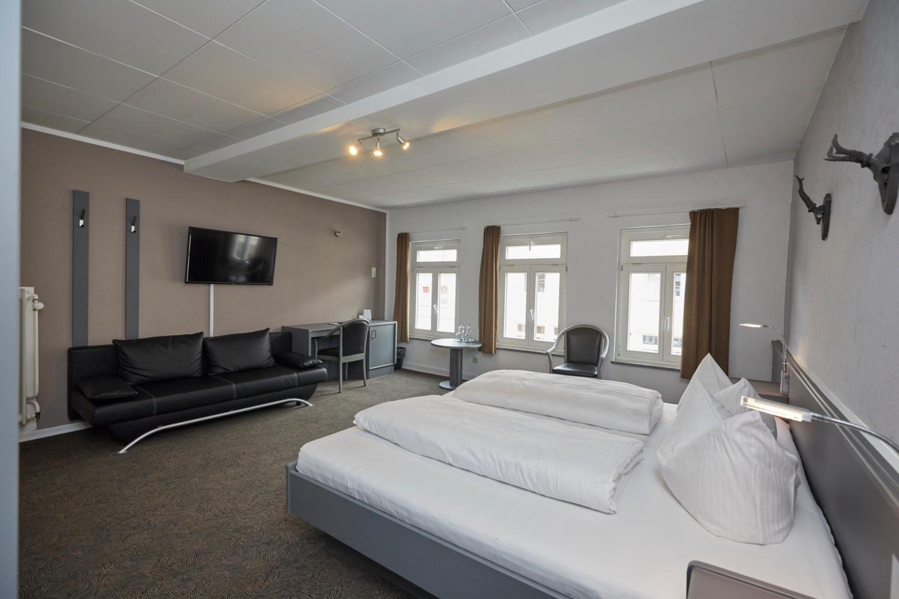 Double Room - Photo 10
