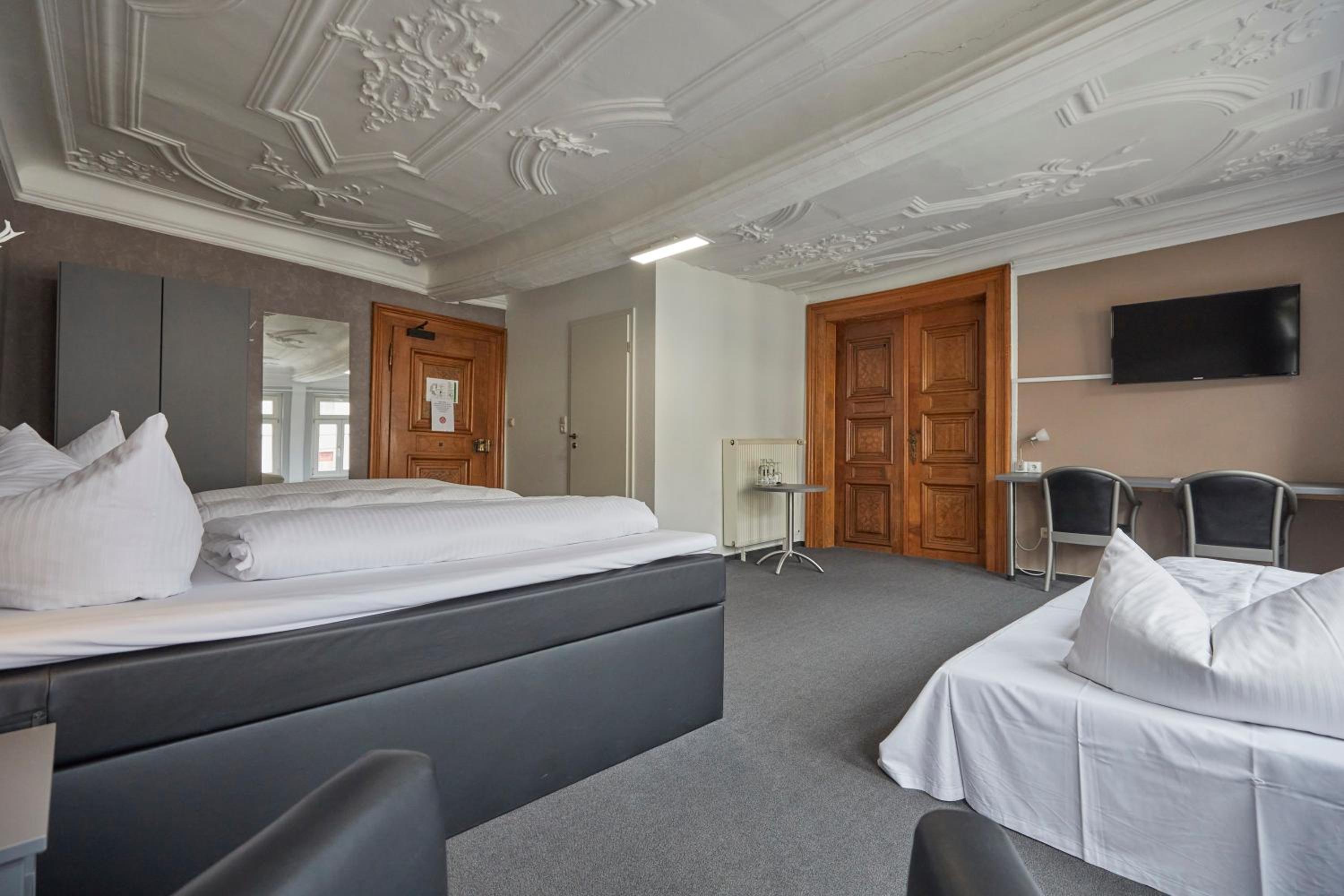 Triple Room with Bathroom - Photo 2