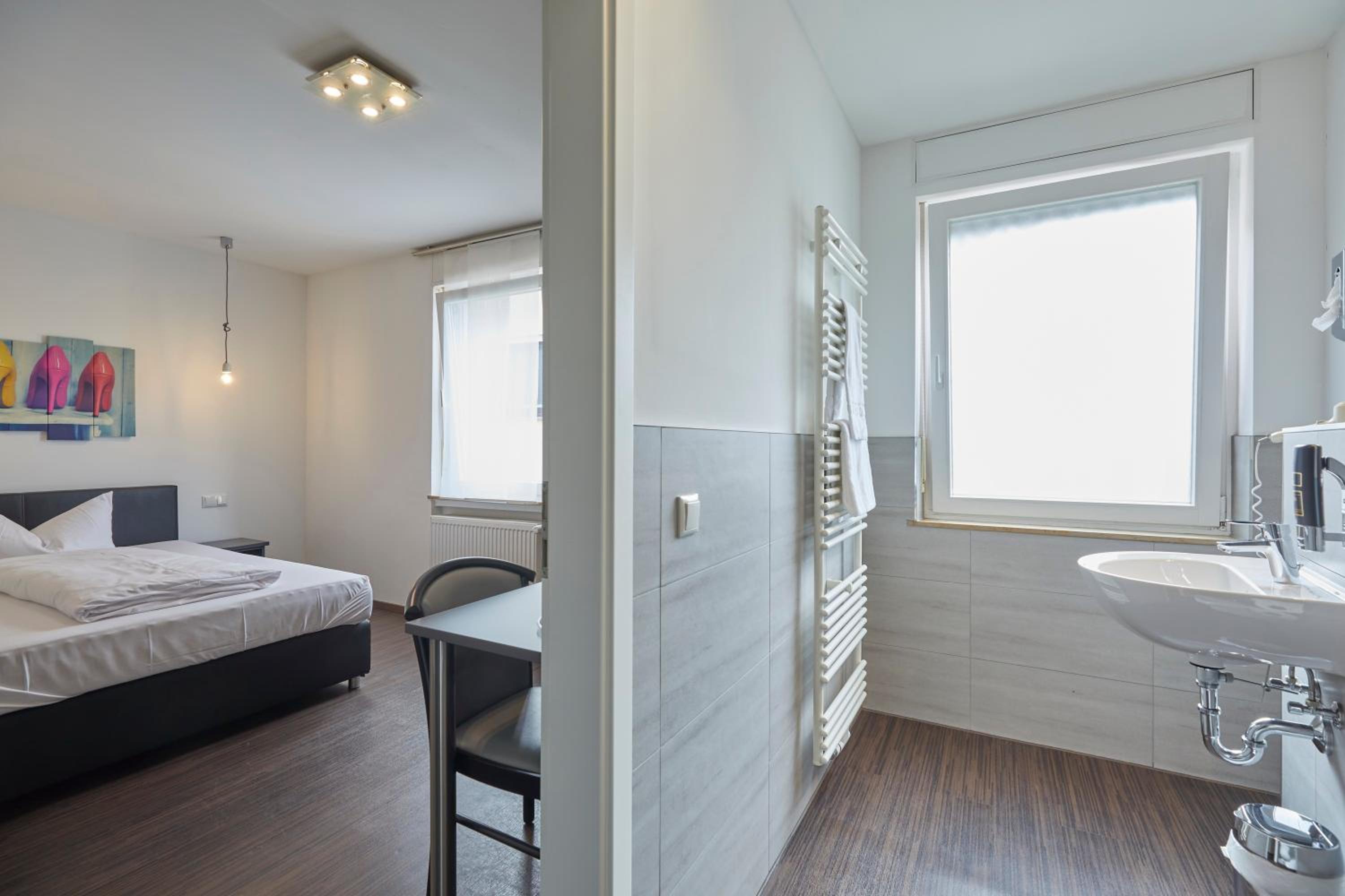 Single Room photo 2