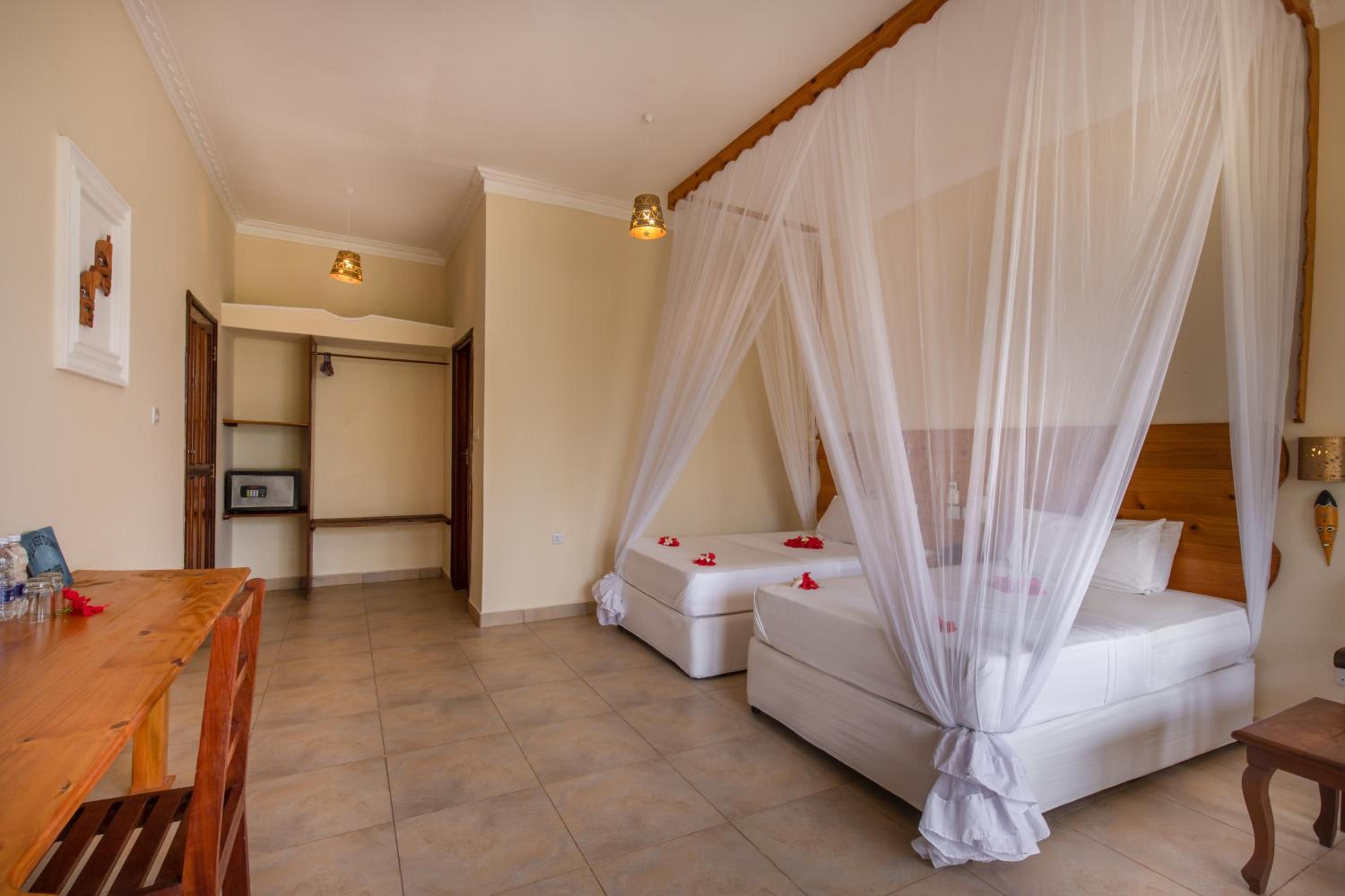 Double or Twin Room with Courtyard View photo 1