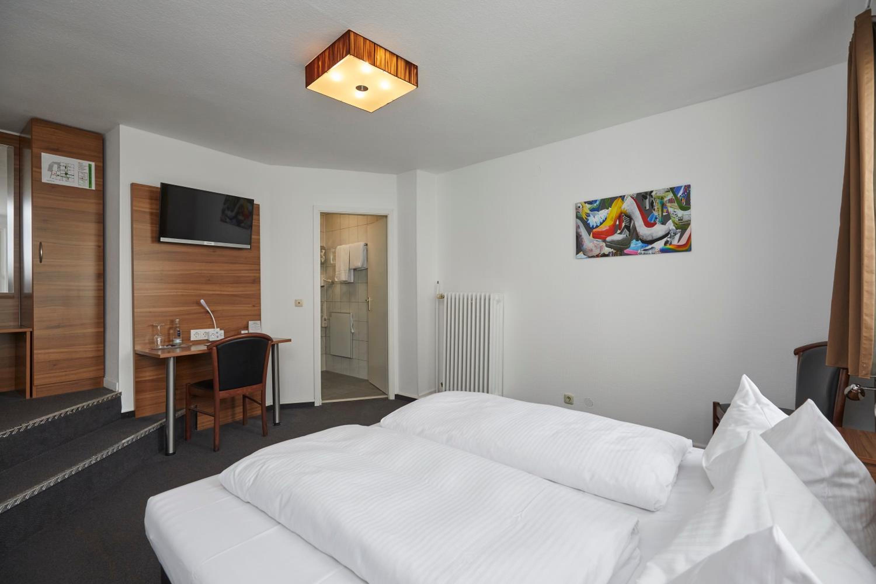 Double Room - Photo 17