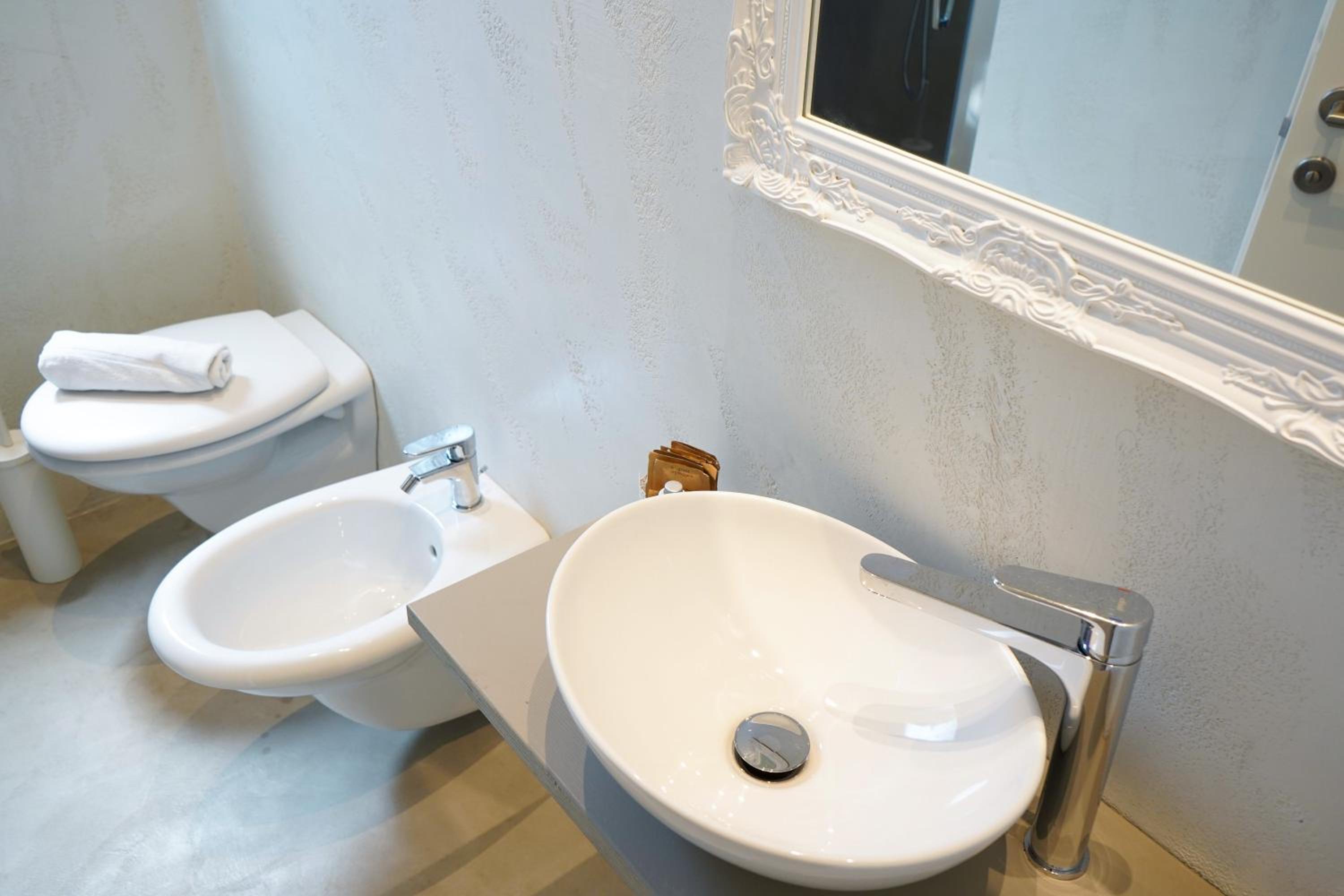 Triple Room - Photo 9