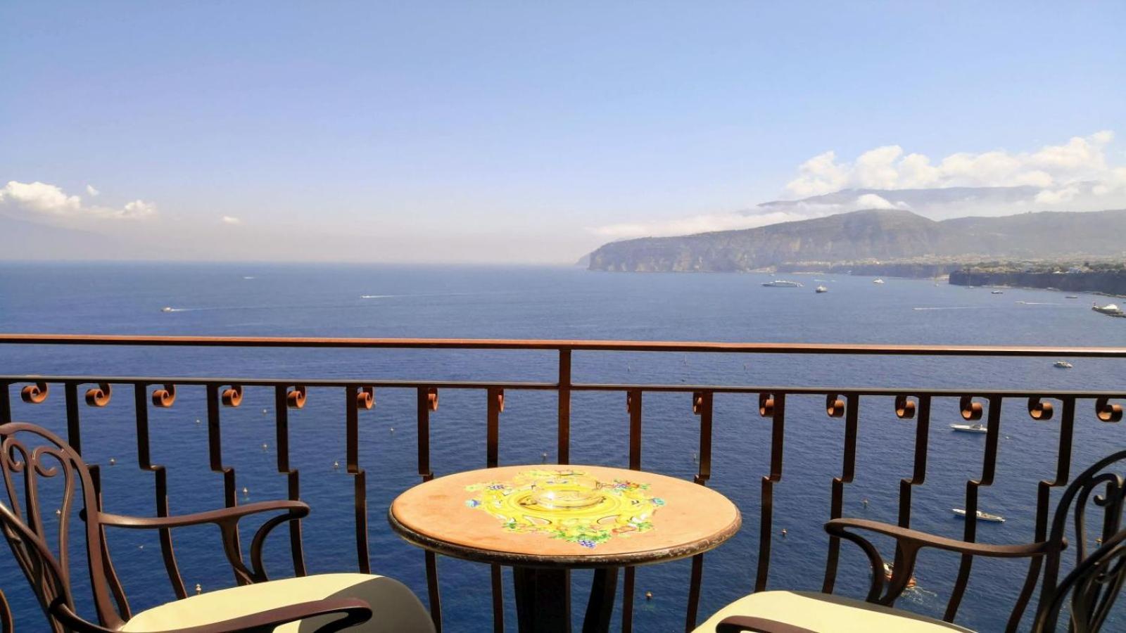 Classic Double Room with Balcony and Sea View - Photo 7