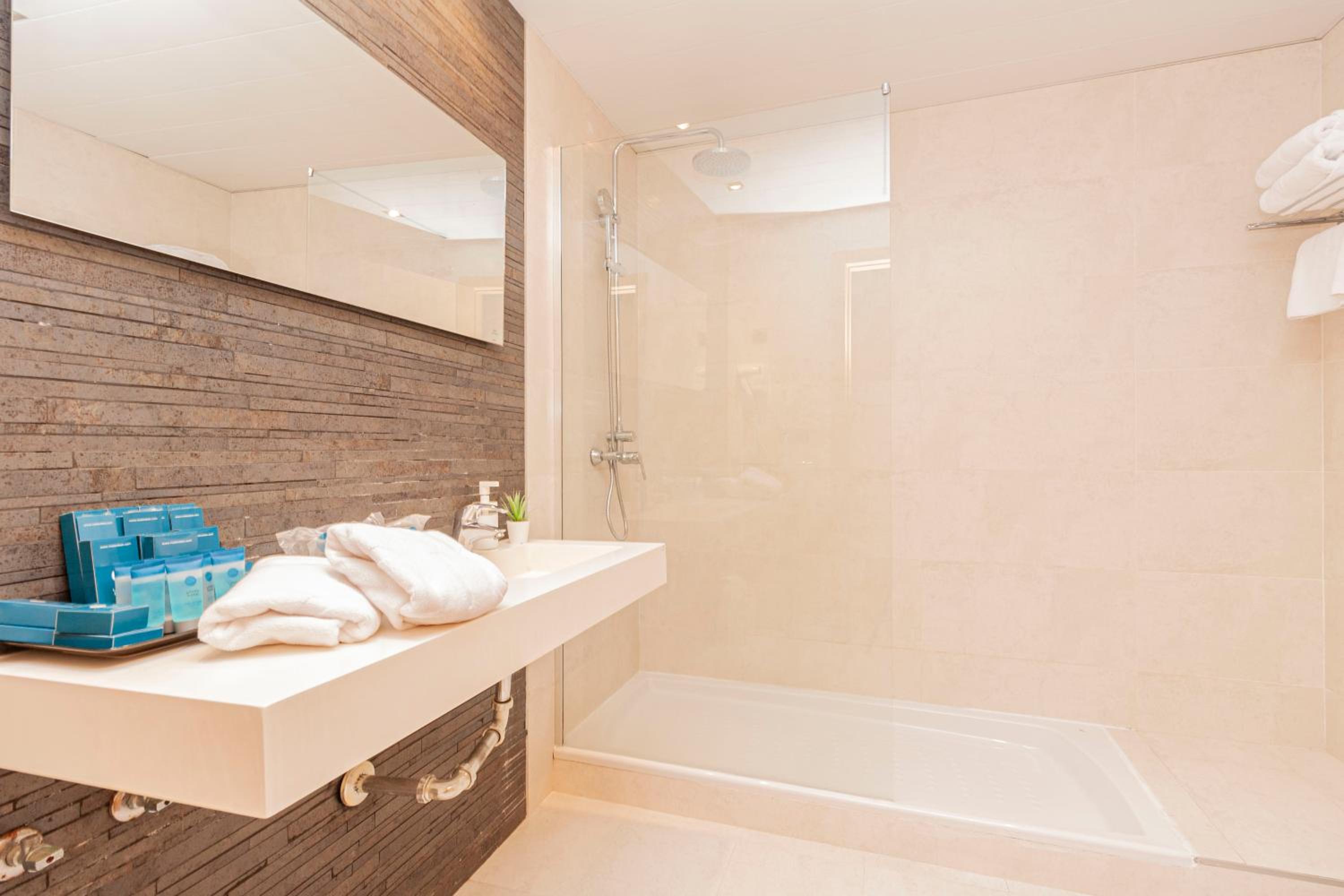 Quadruple Room photo 2
