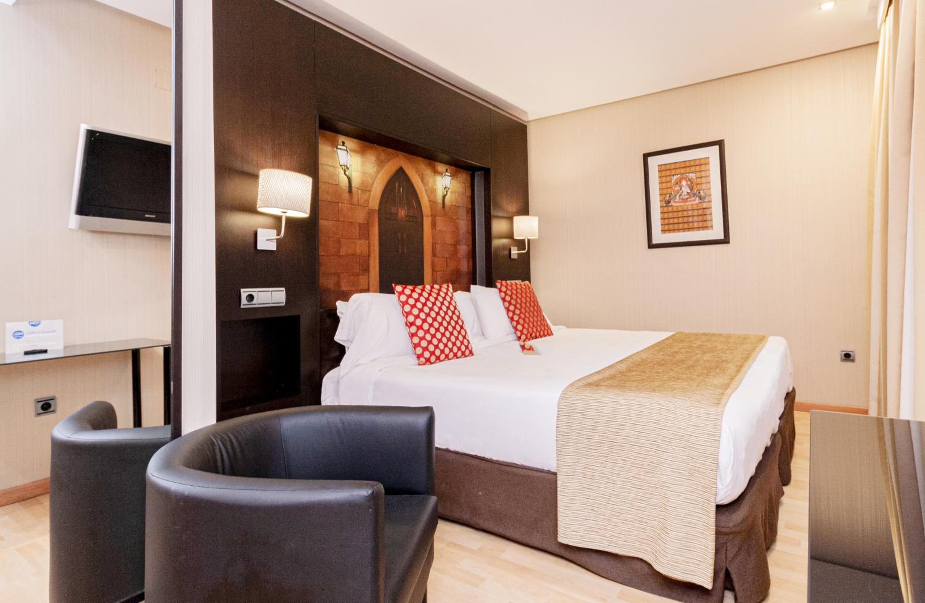 Premium Double or Twin Room photo 2