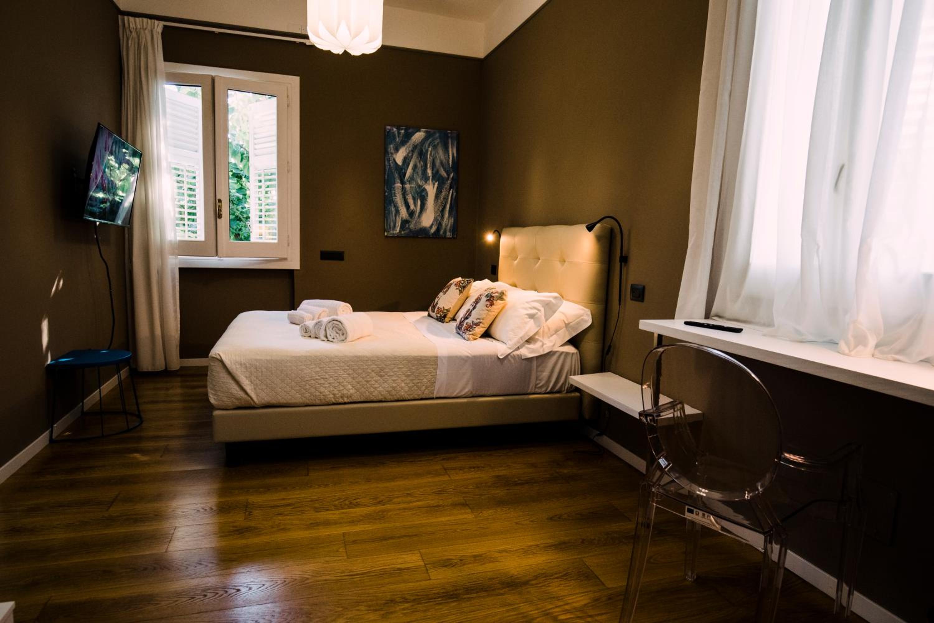 Double Room with Mountain View - Photo 10