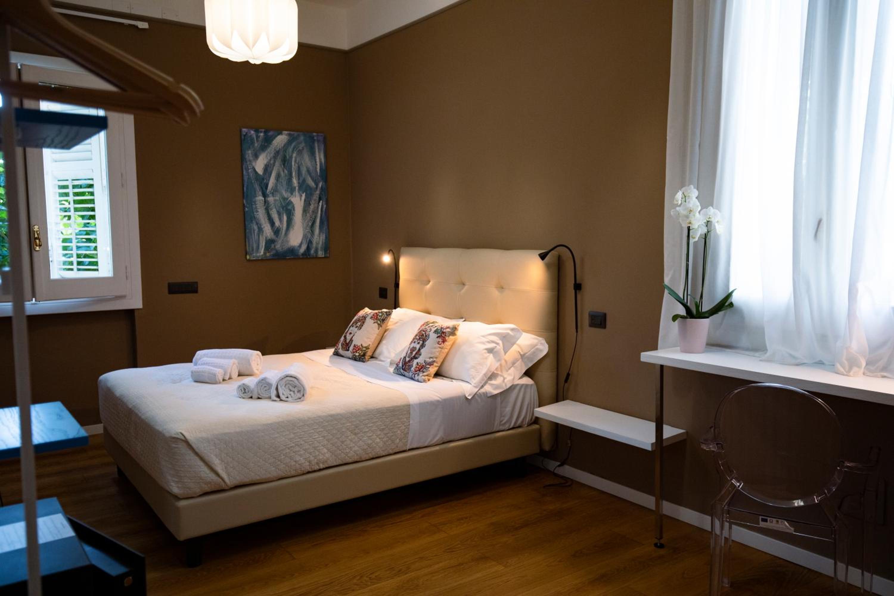 Double Room with Mountain View - Photo 11