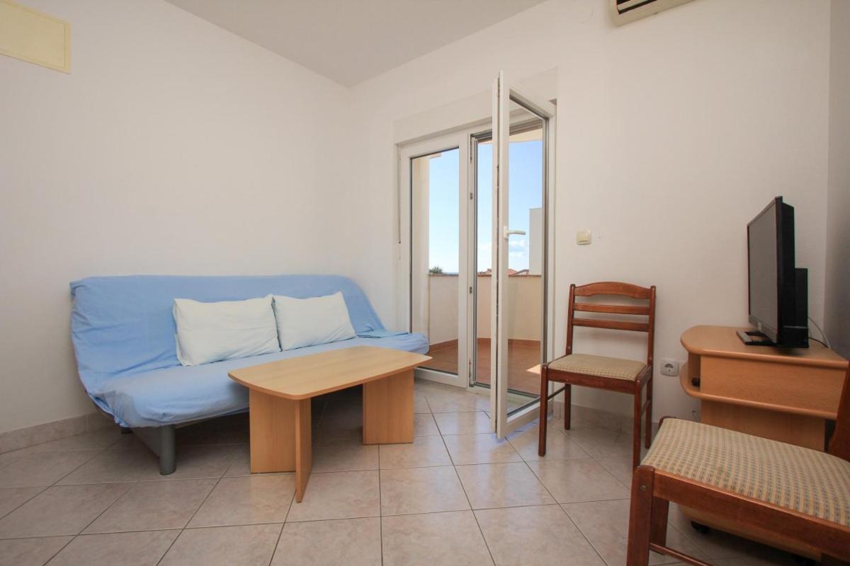 Apartment with Garden View photo 2