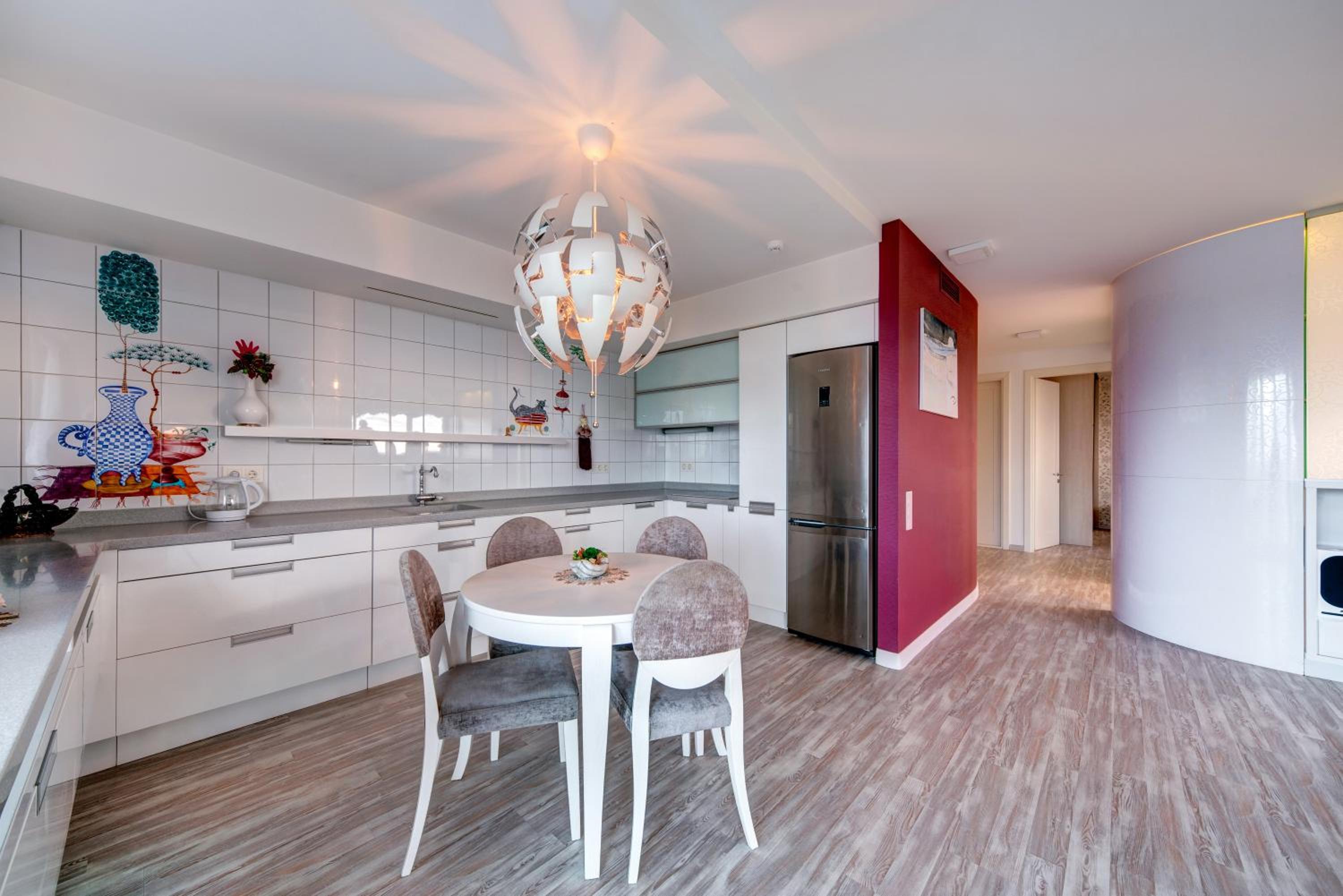 Two-Bedroom Apartment - Photo 3