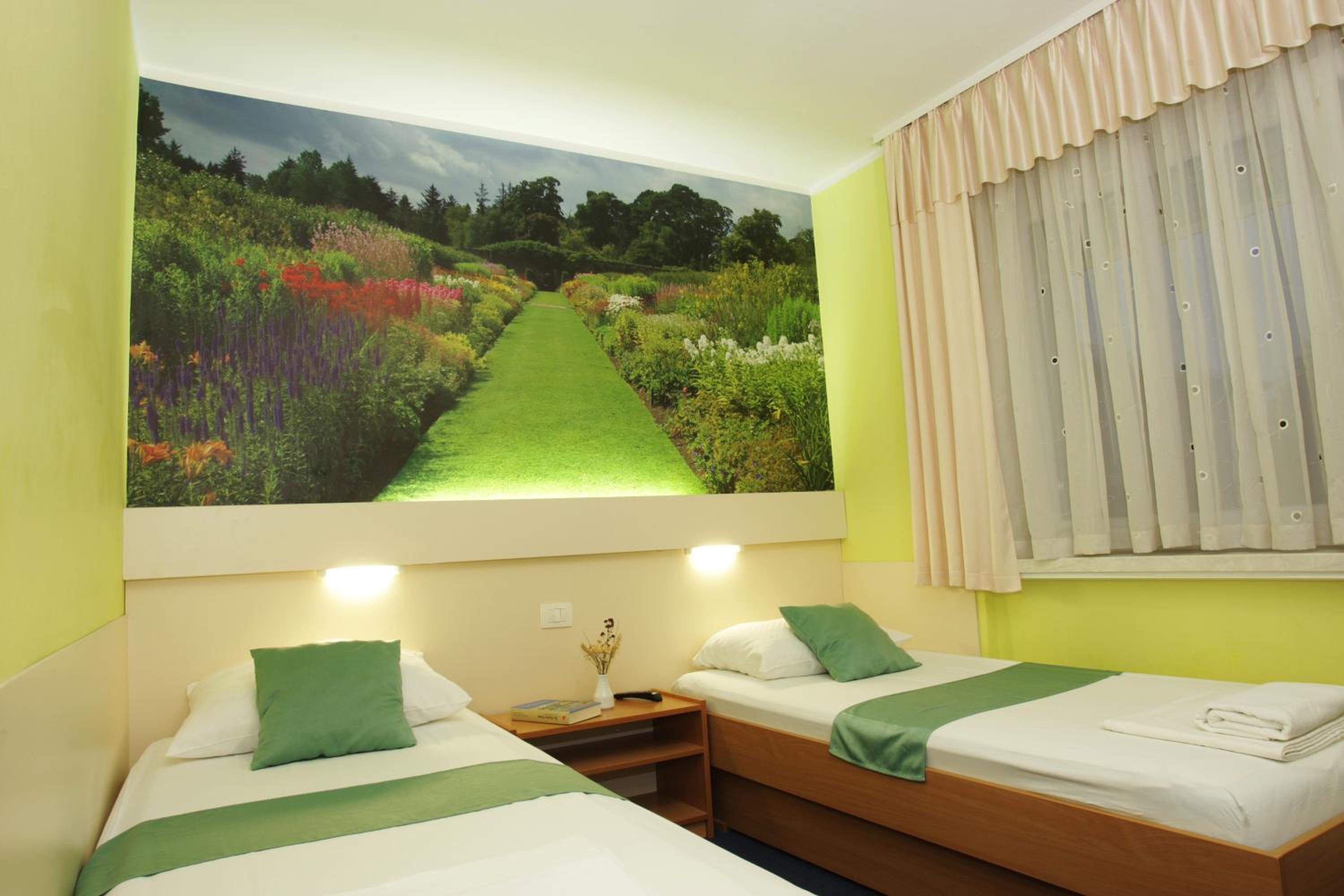 Double Room - Photo 3