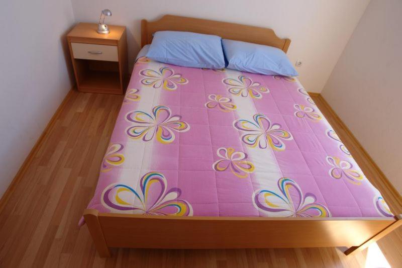 Apartment with Balcony photo 3