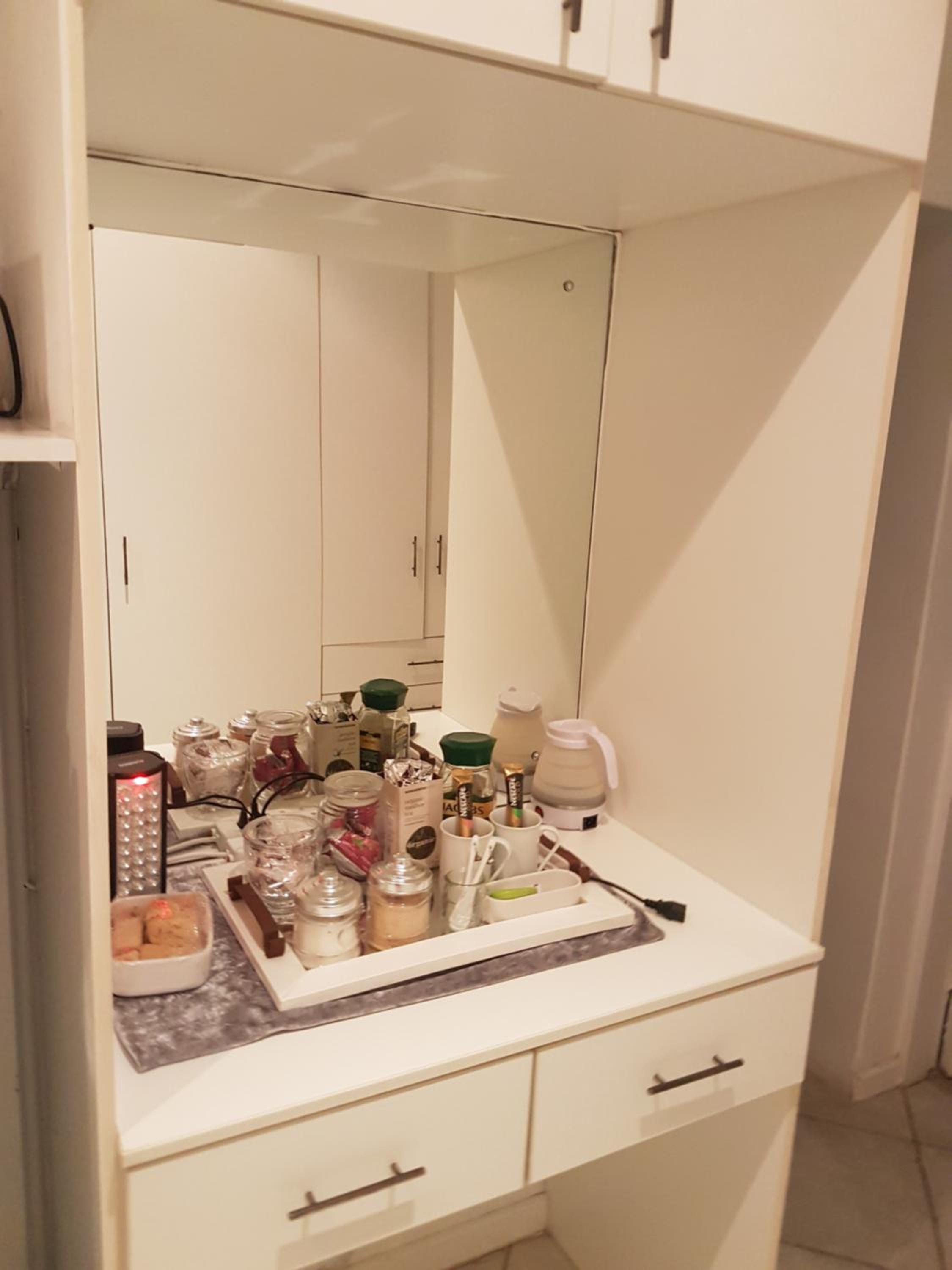 Deluxe Double Room with Bath - Photo 11