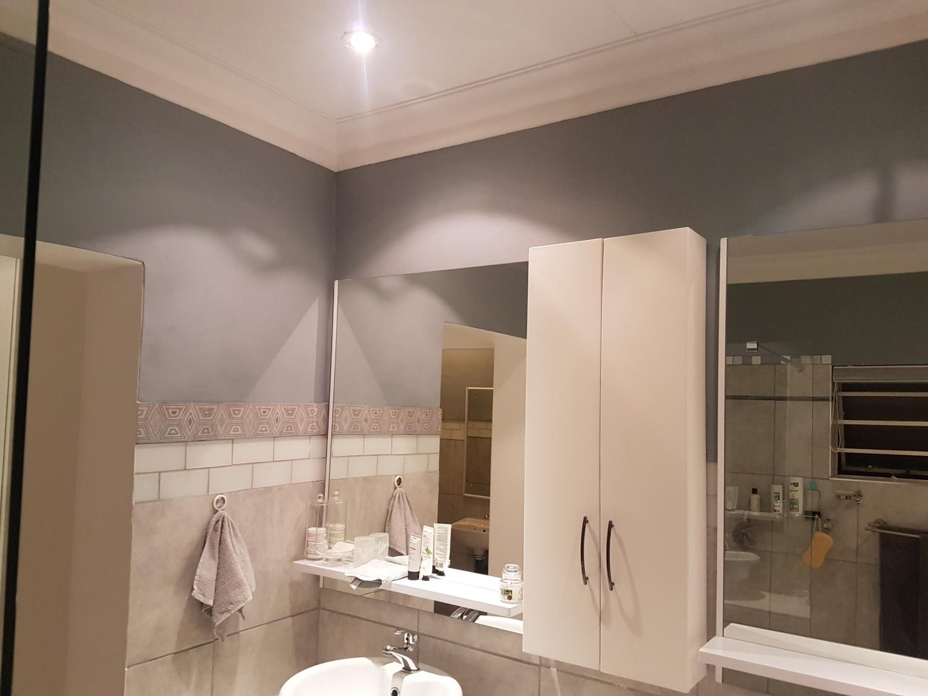 Deluxe Double Room with Bath - Photo 14