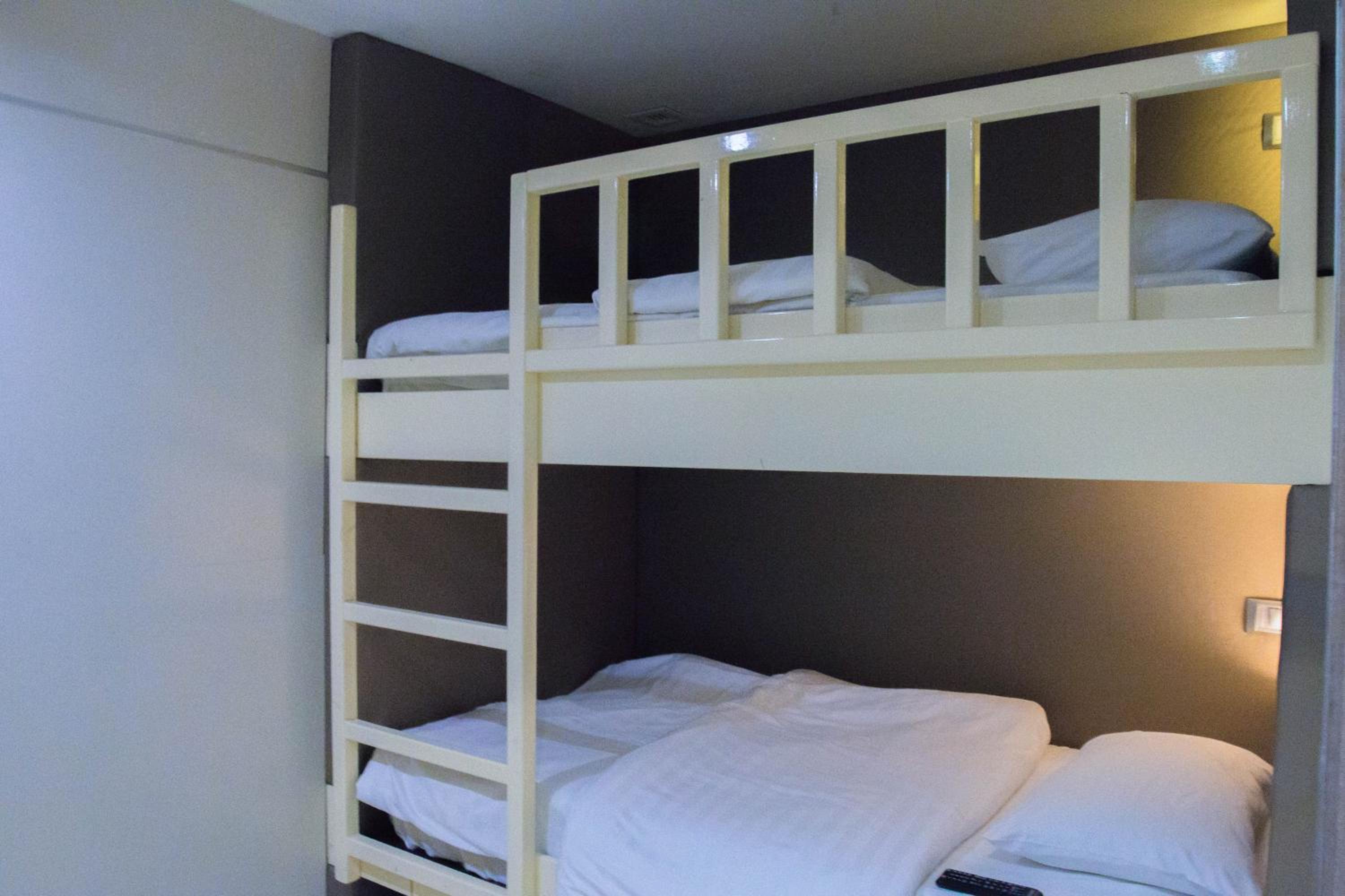 Family King Suite with One King Bed and One Bunk Bed - Ocean View/Non-Smoking photo 2