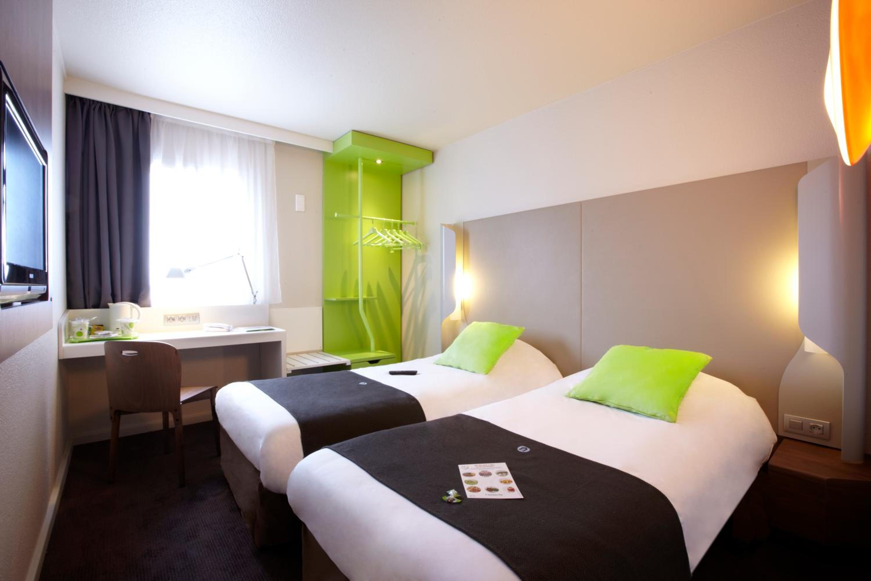 Standard Twin Room - Photo 5