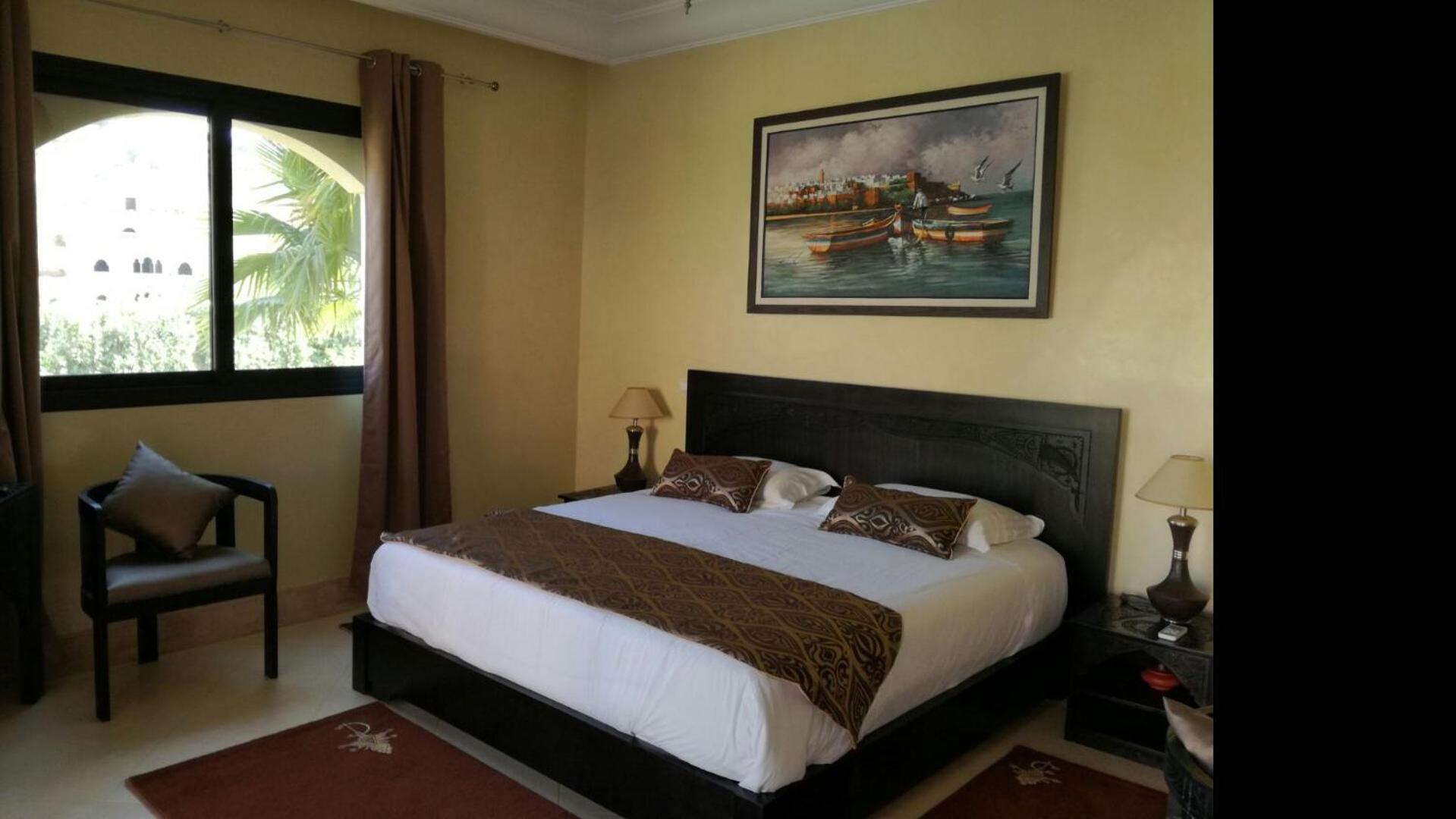 Junior Suite with Pool View - Photo 8