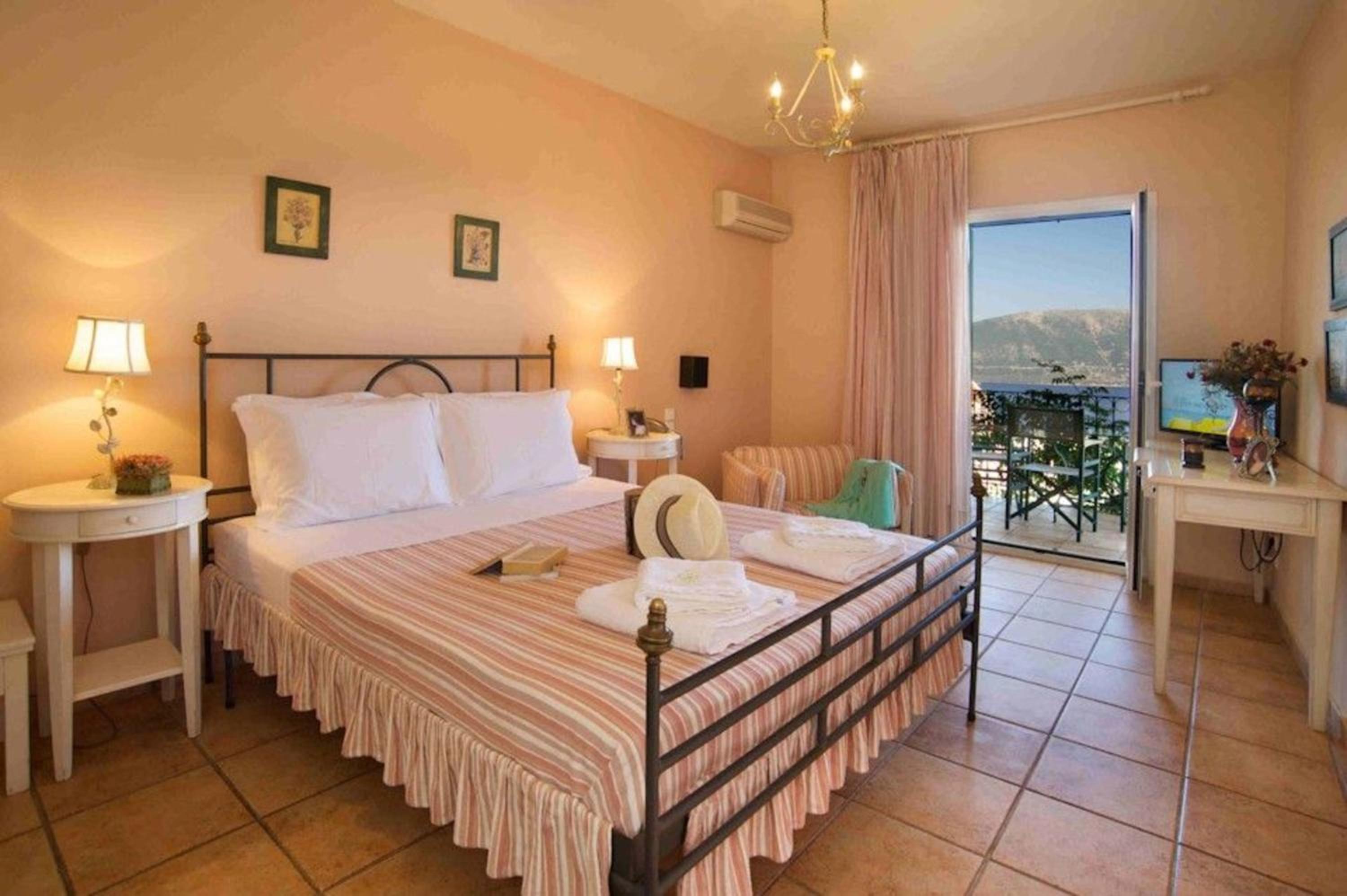 Superior Double or Twin Room with Sea View - Photo 3