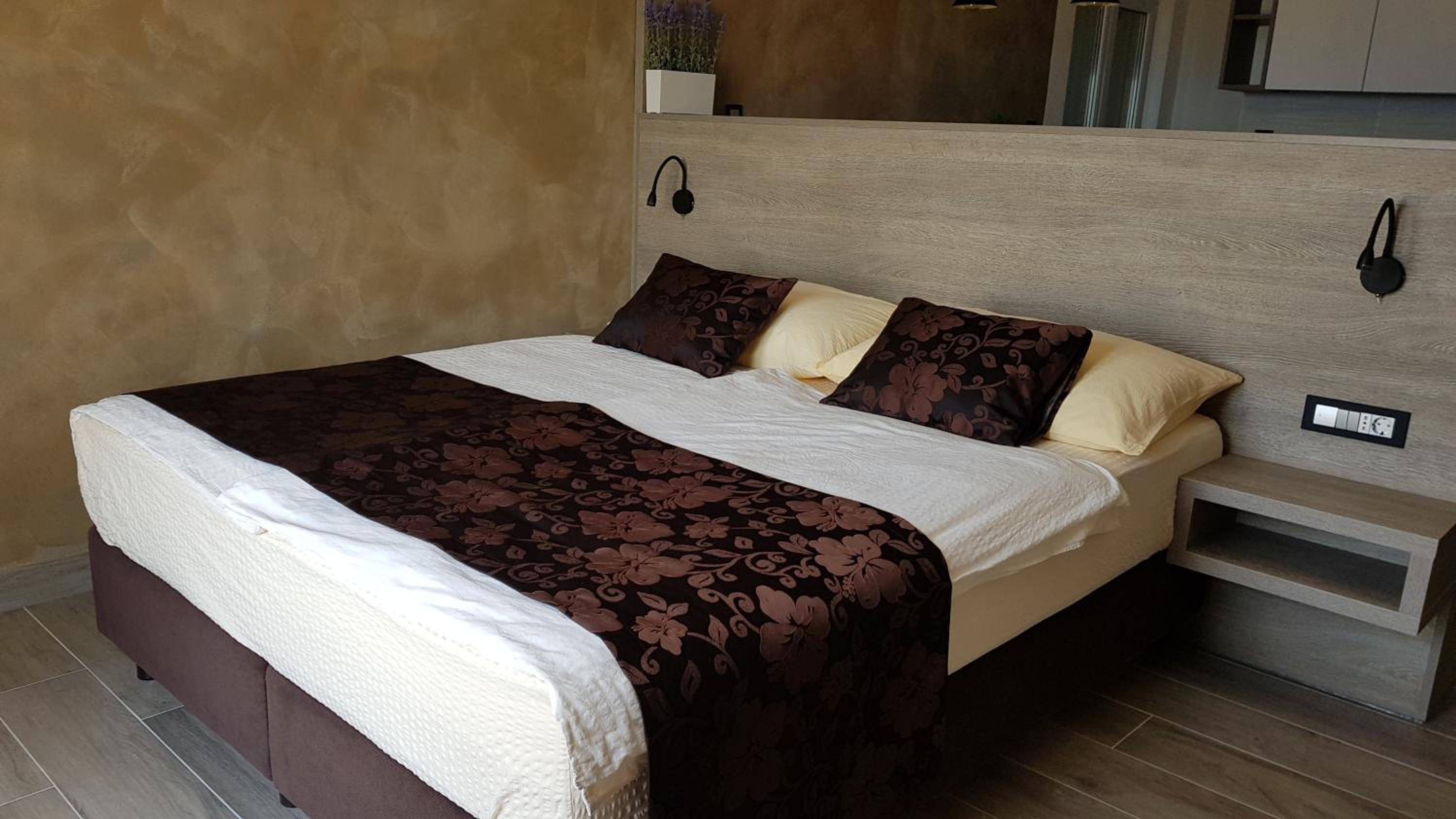 Superior Studio photo 1