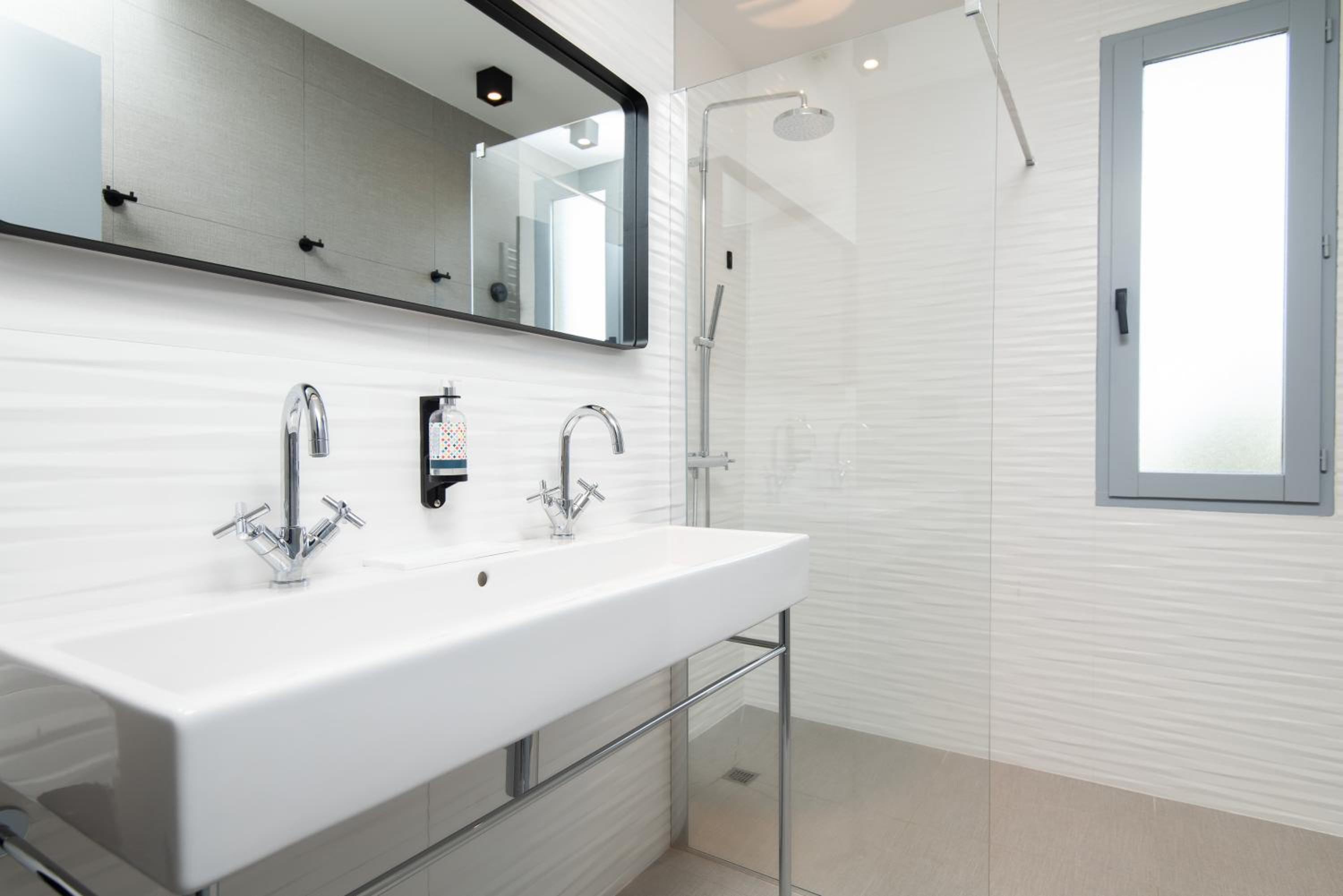 Big Suite - Photo 14