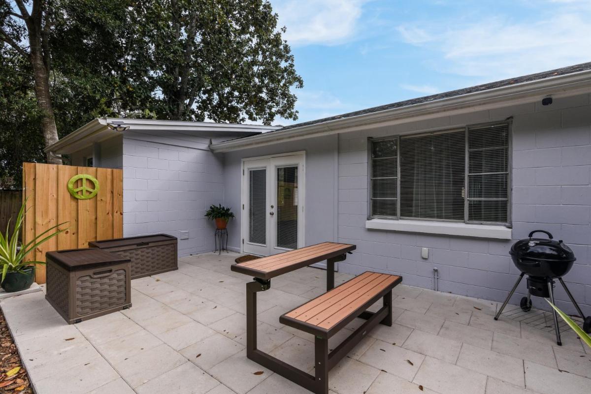 Three-Bedroom House photo 2