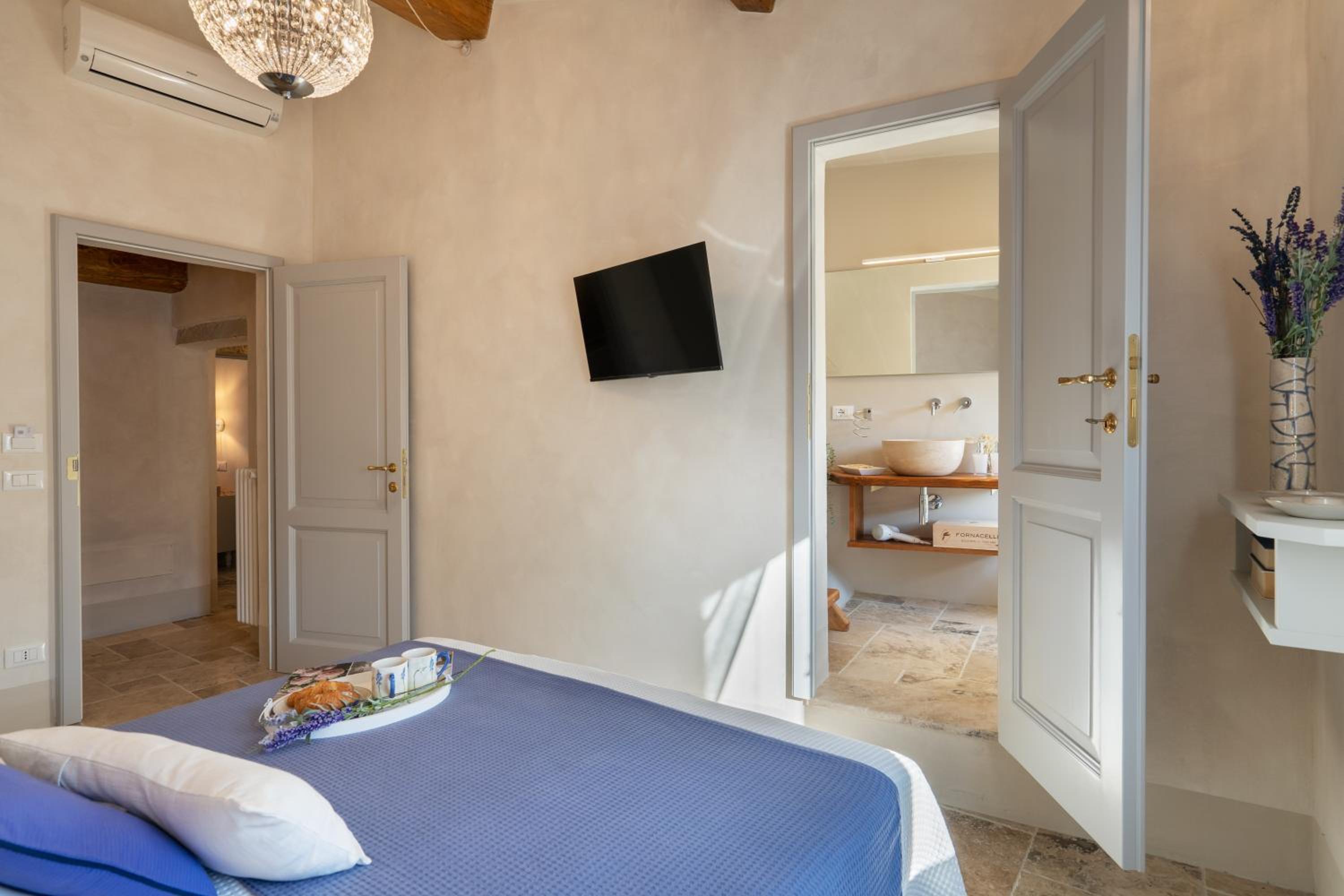Deluxe Double Room photo 2