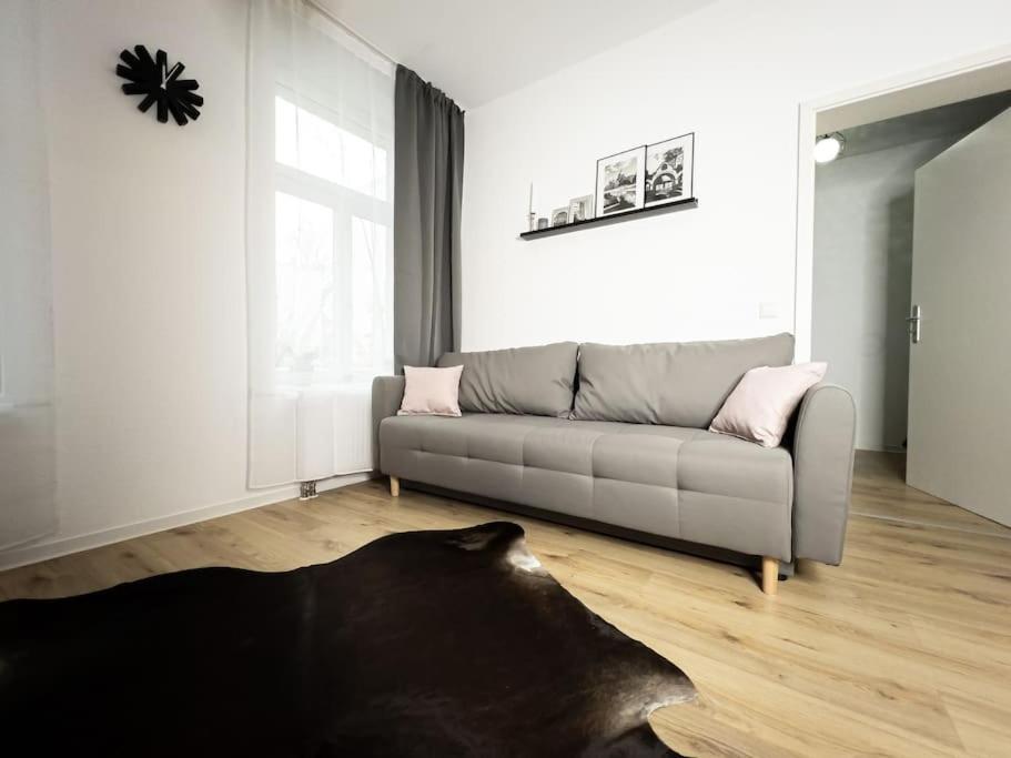 Two-Bedroom Apartment - Photo 4