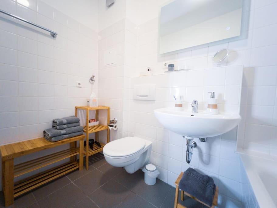 Two-Bedroom Apartment - Photo 32