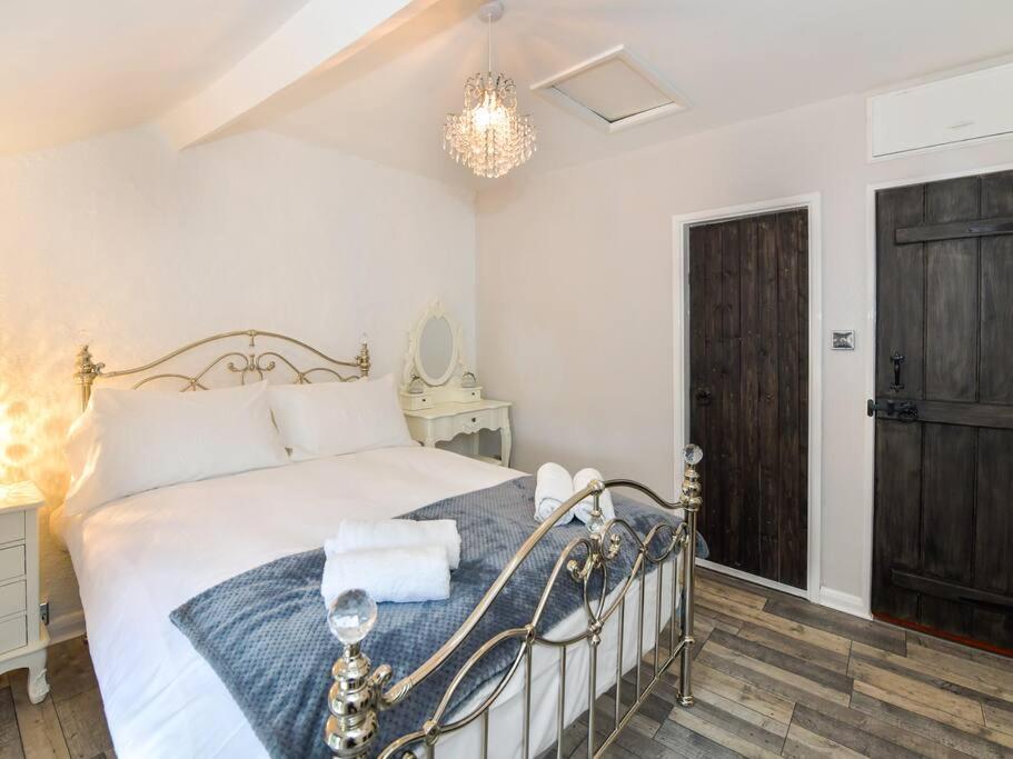 One-Bedroom House photo 1