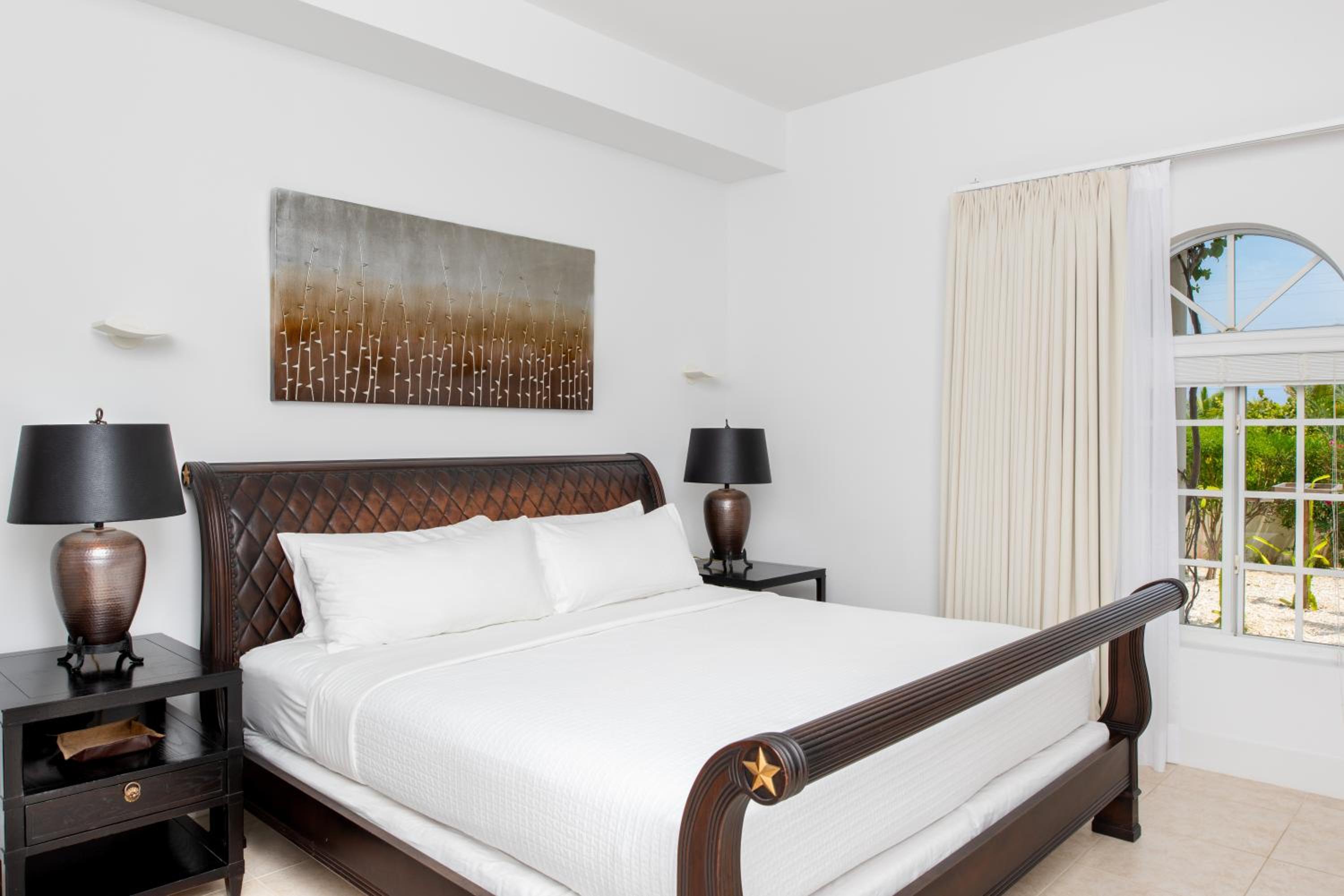 Deluxe King Room photo 1