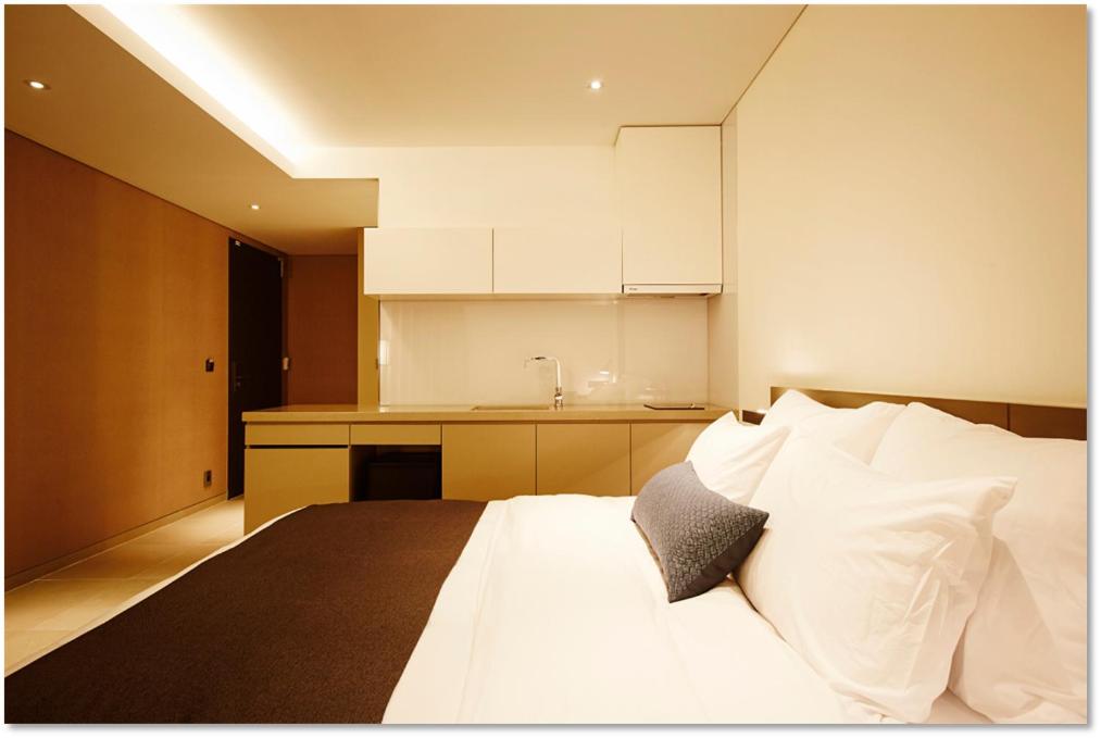 Superior Private Room with Shower and Kitchenette photo 2