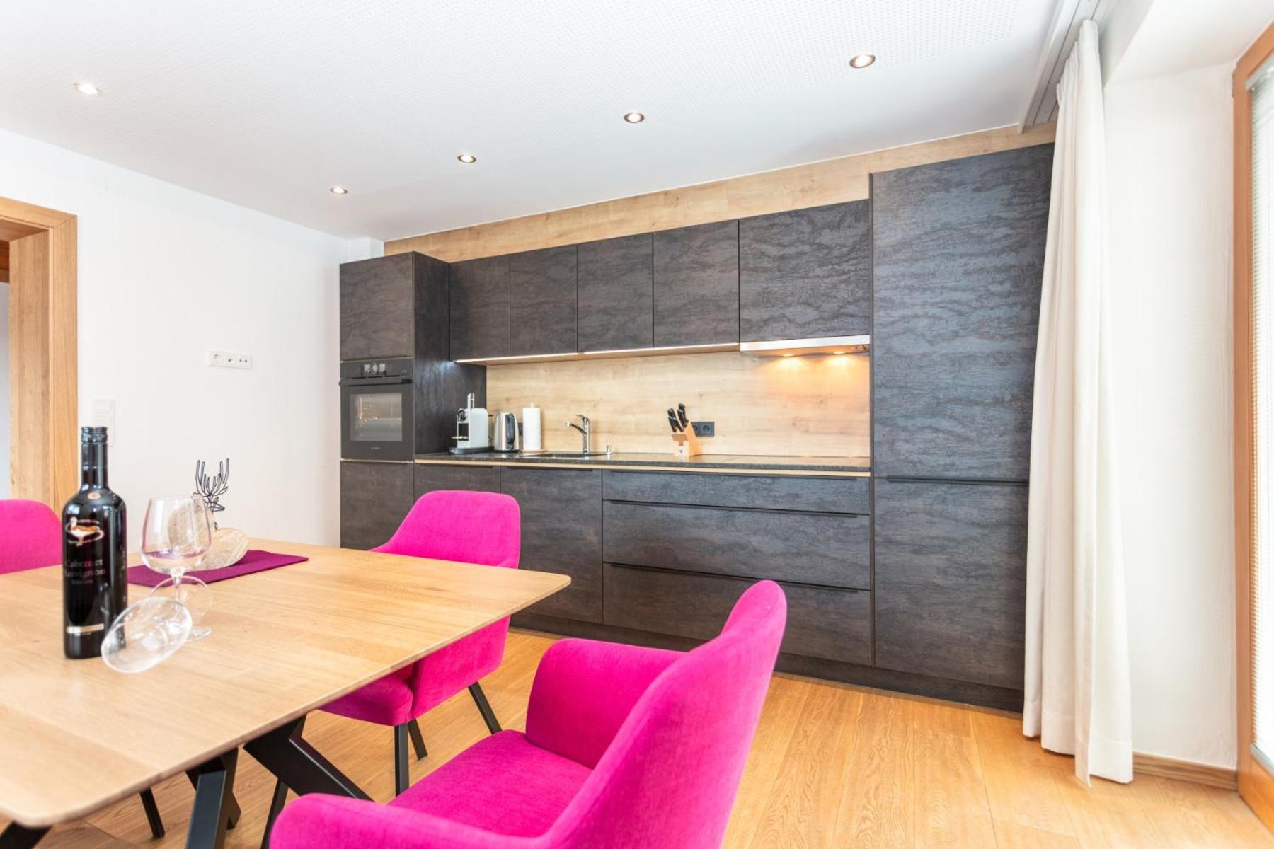 Apartment with Terrace photo 2