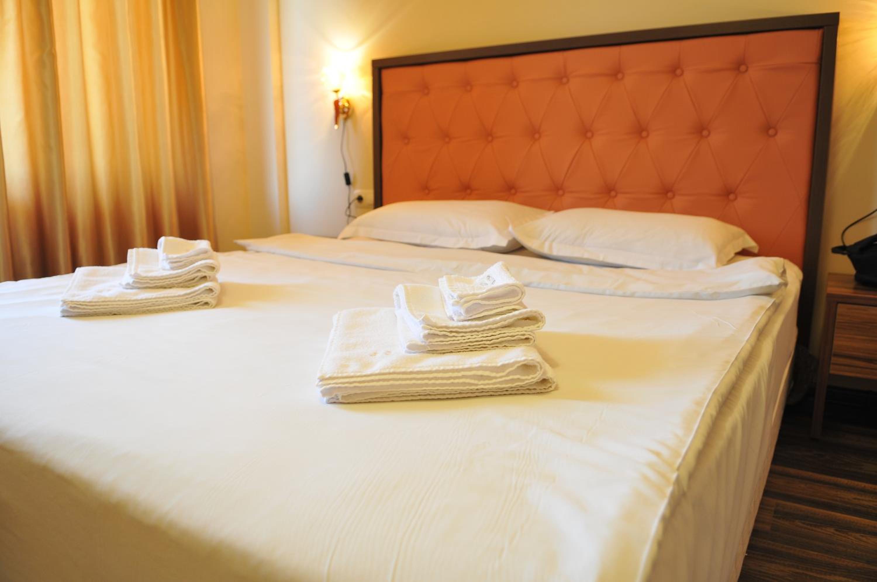 Double or Twin Room with City View and Free Parking photo 1