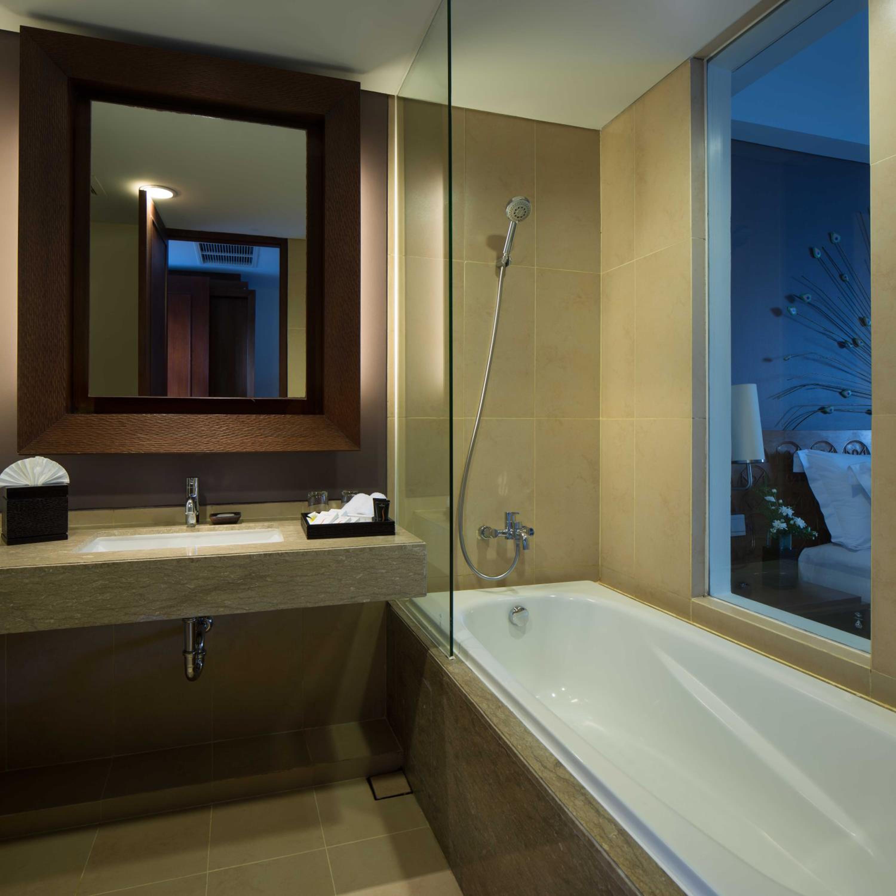 Deluxe Double or Twin Room with Pool Access - Photo 7