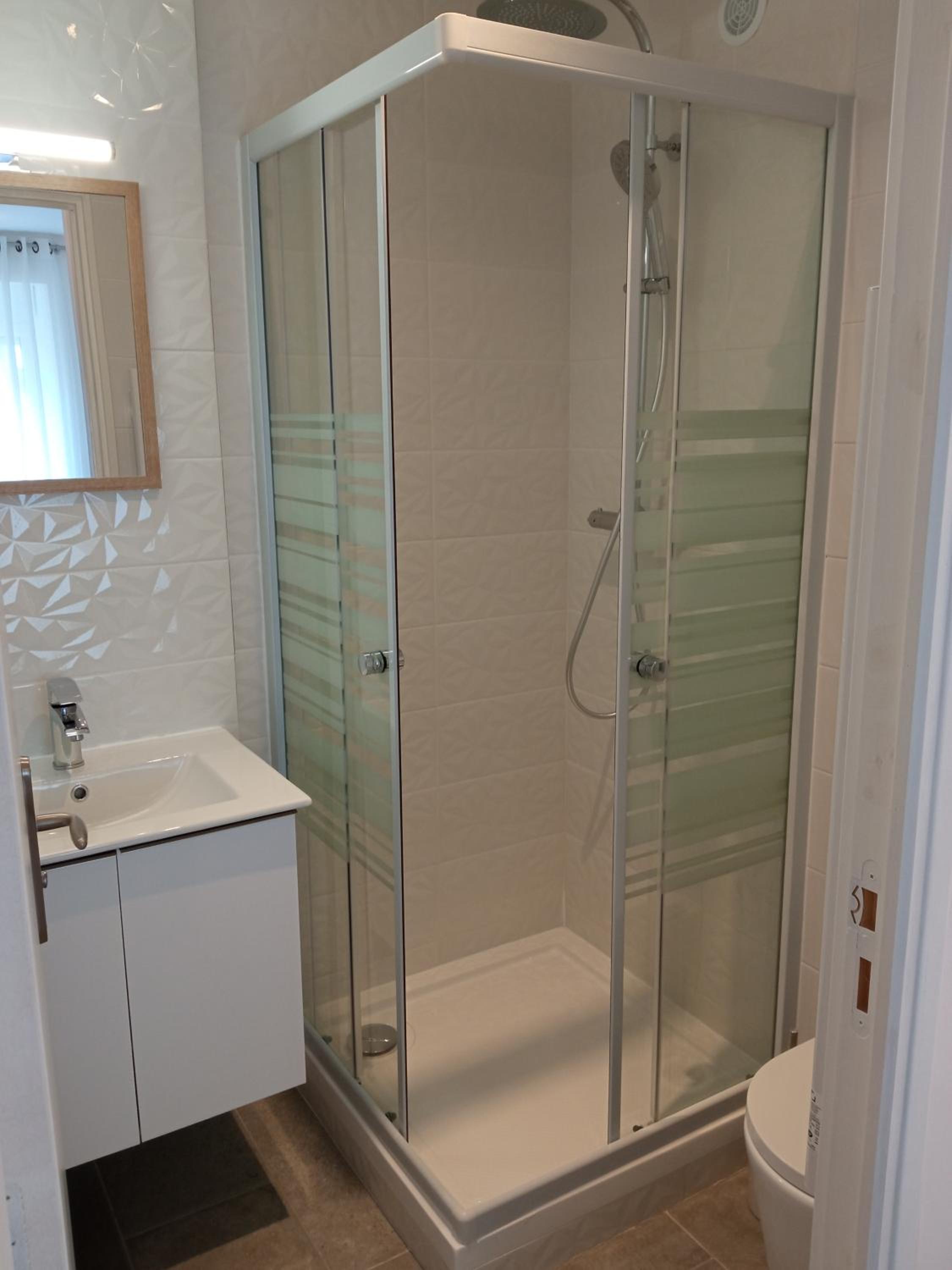 Double Room - Photo 5