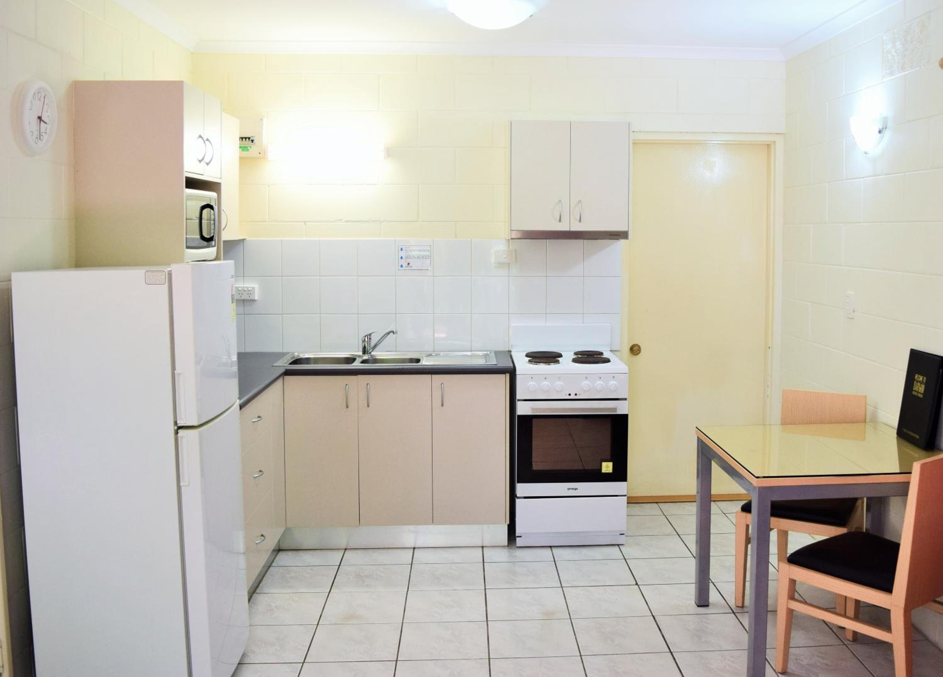 One-Bedroom Apartment with King Bed photo 3