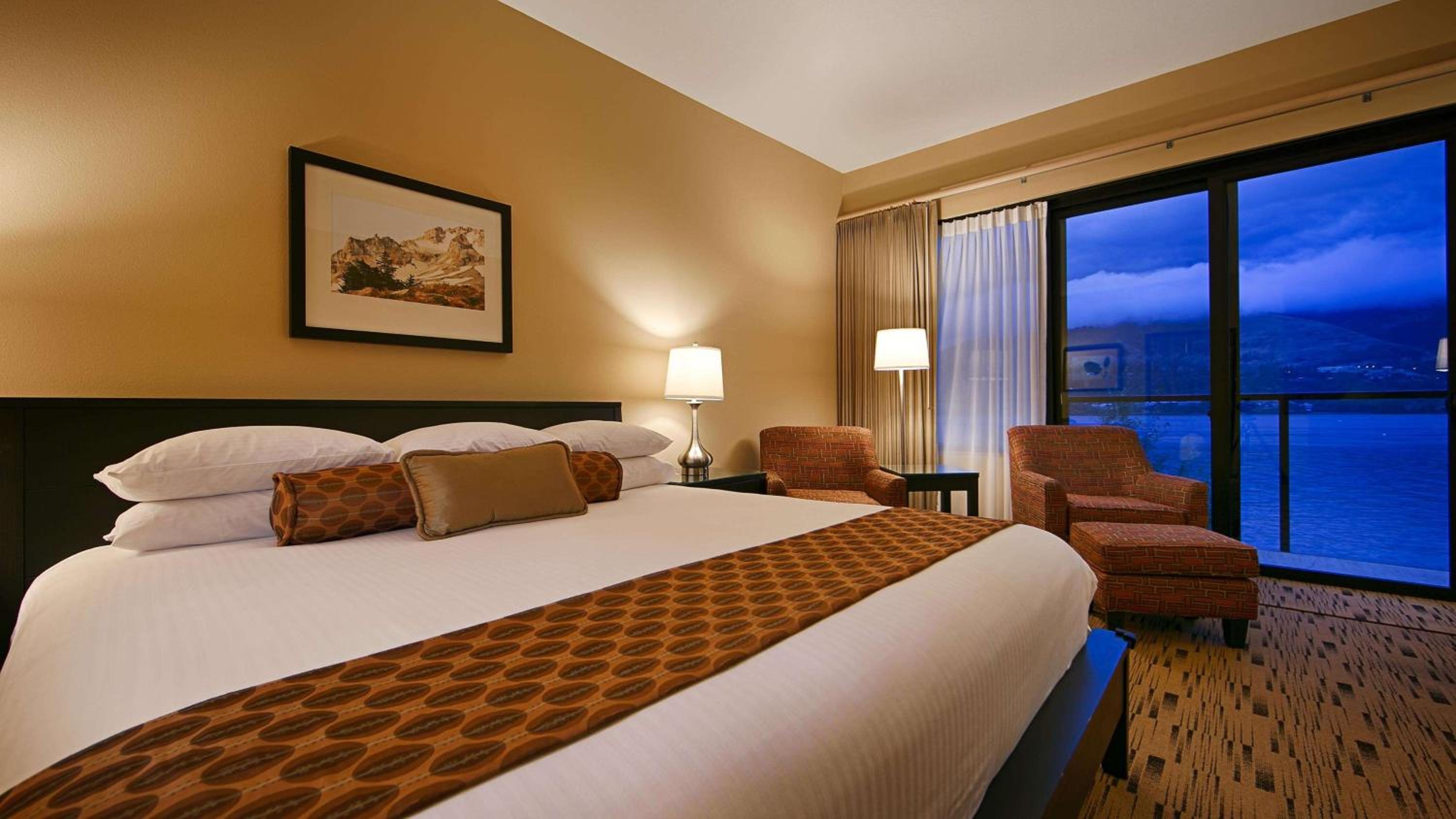 Executive King Room with River View - Balcony - Adults Only - No Pets