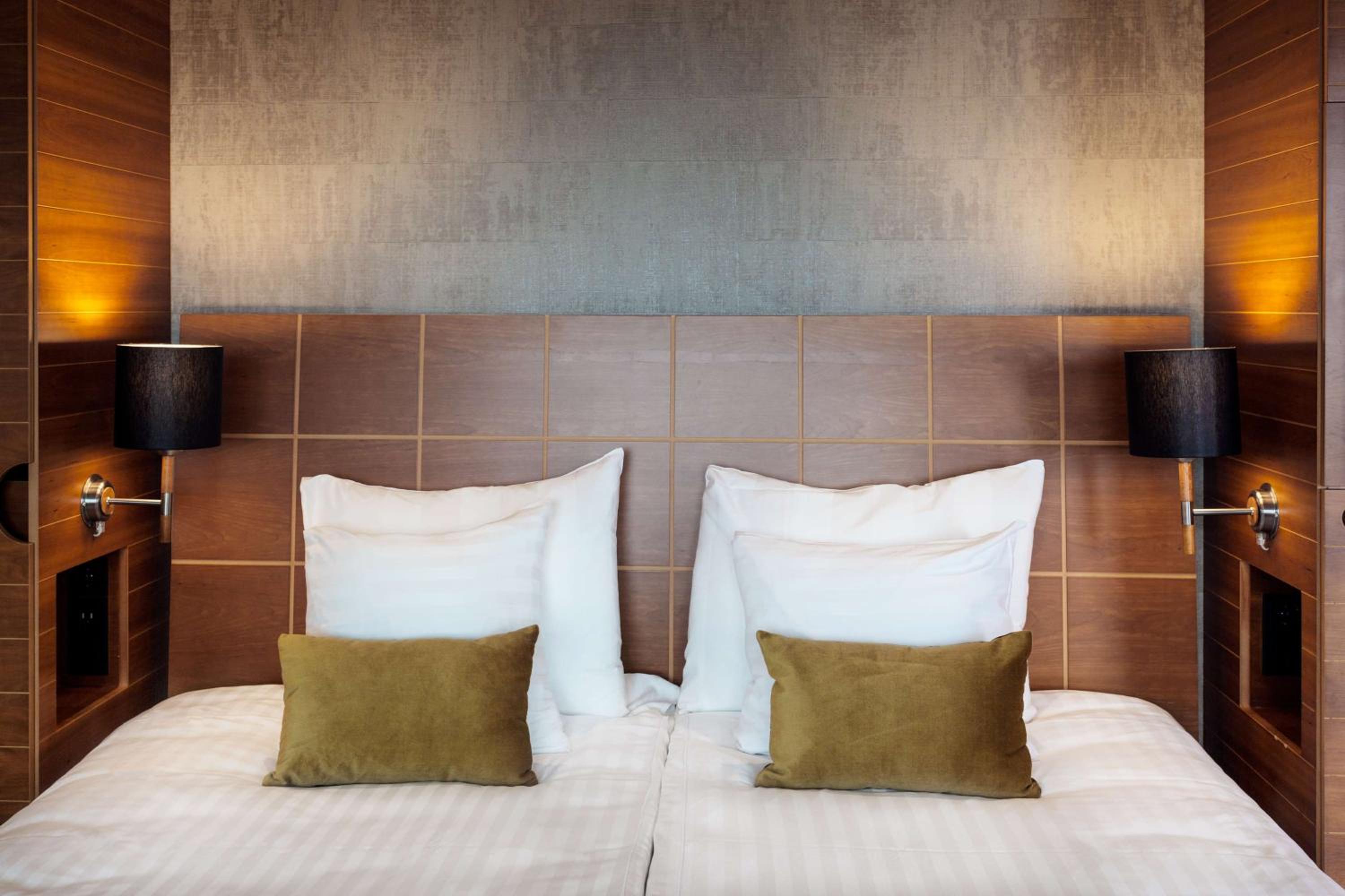 Superior Plus Double Room thumbnail 6