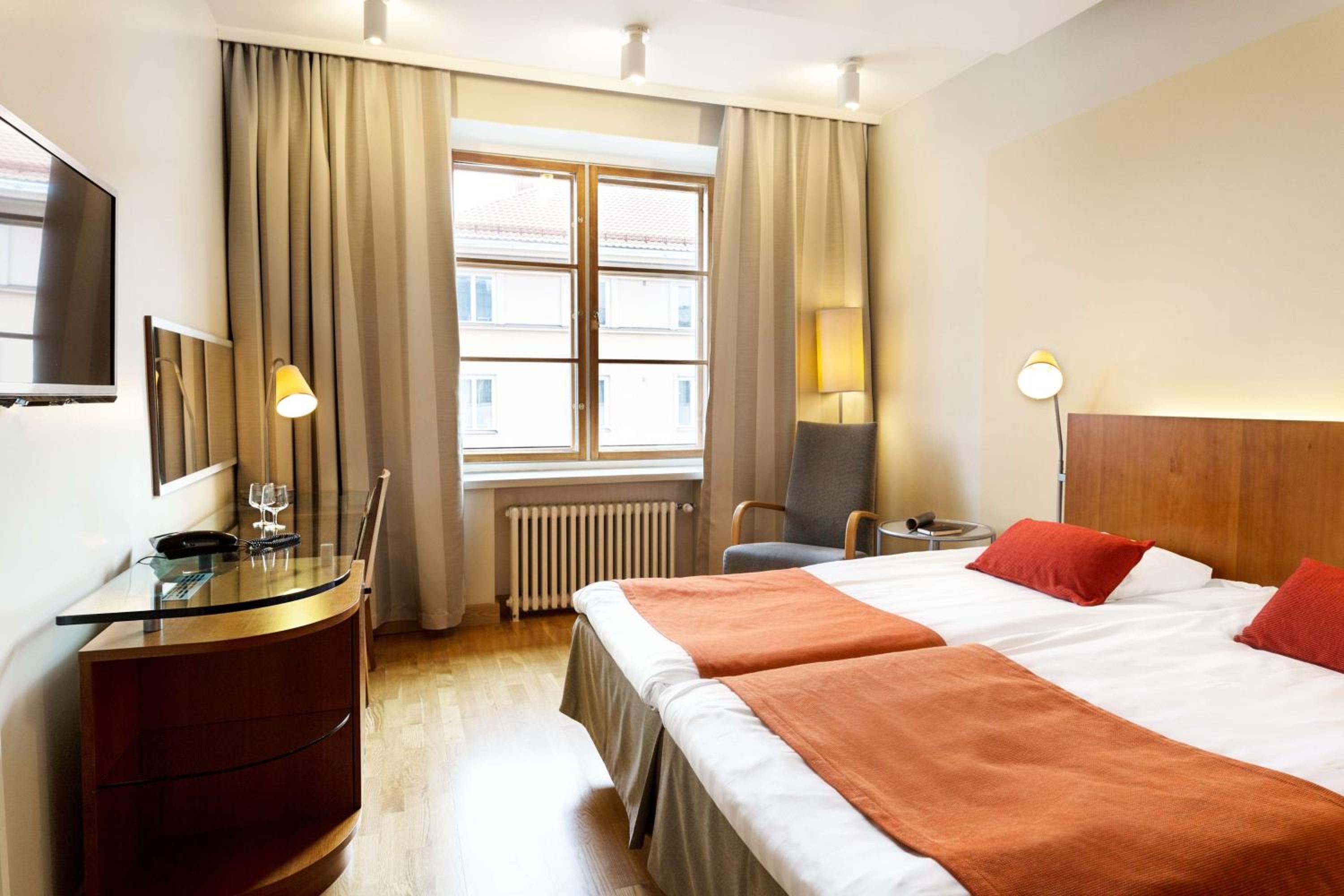 Standard Twin Room - Photo 3