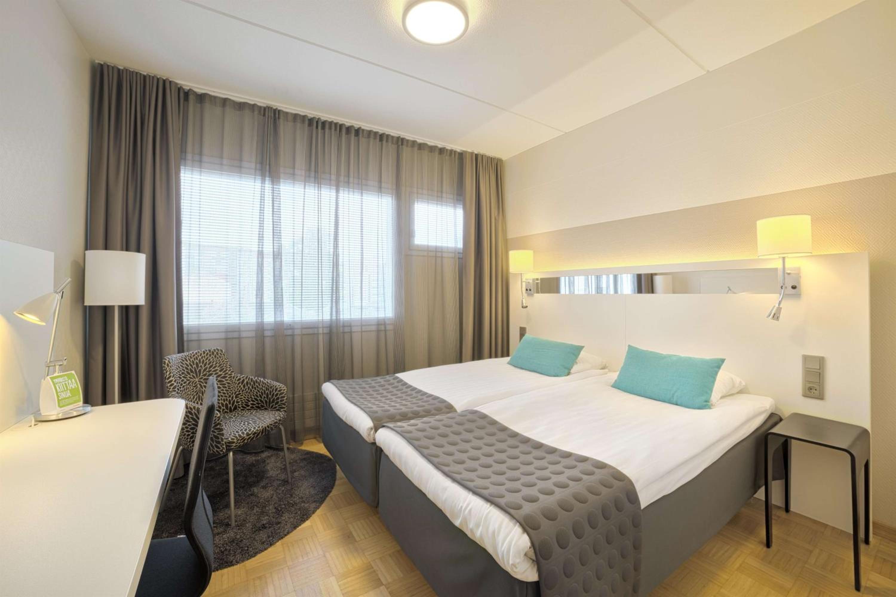 Standard King Room - Photo 2