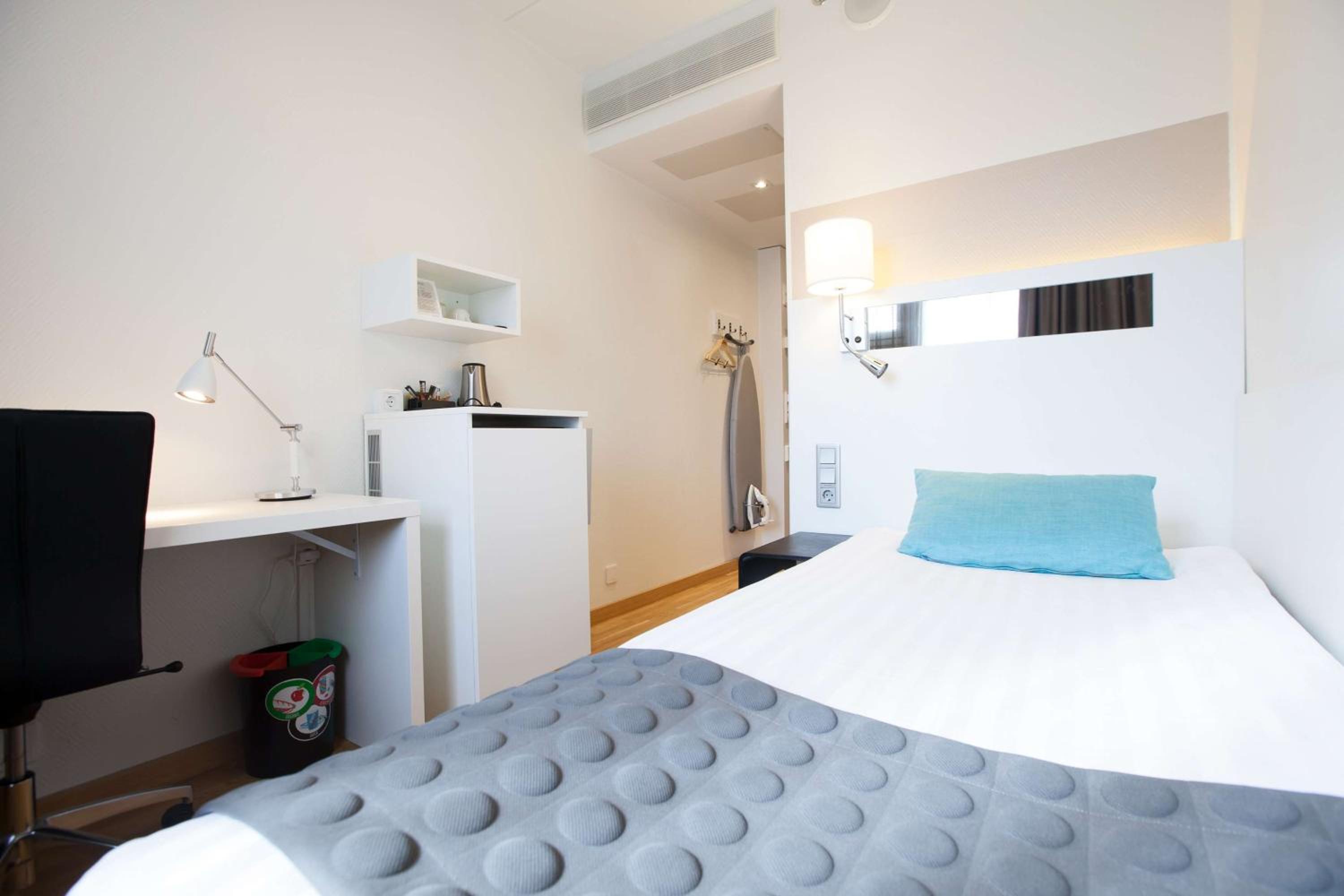 Single Room - Photo 1