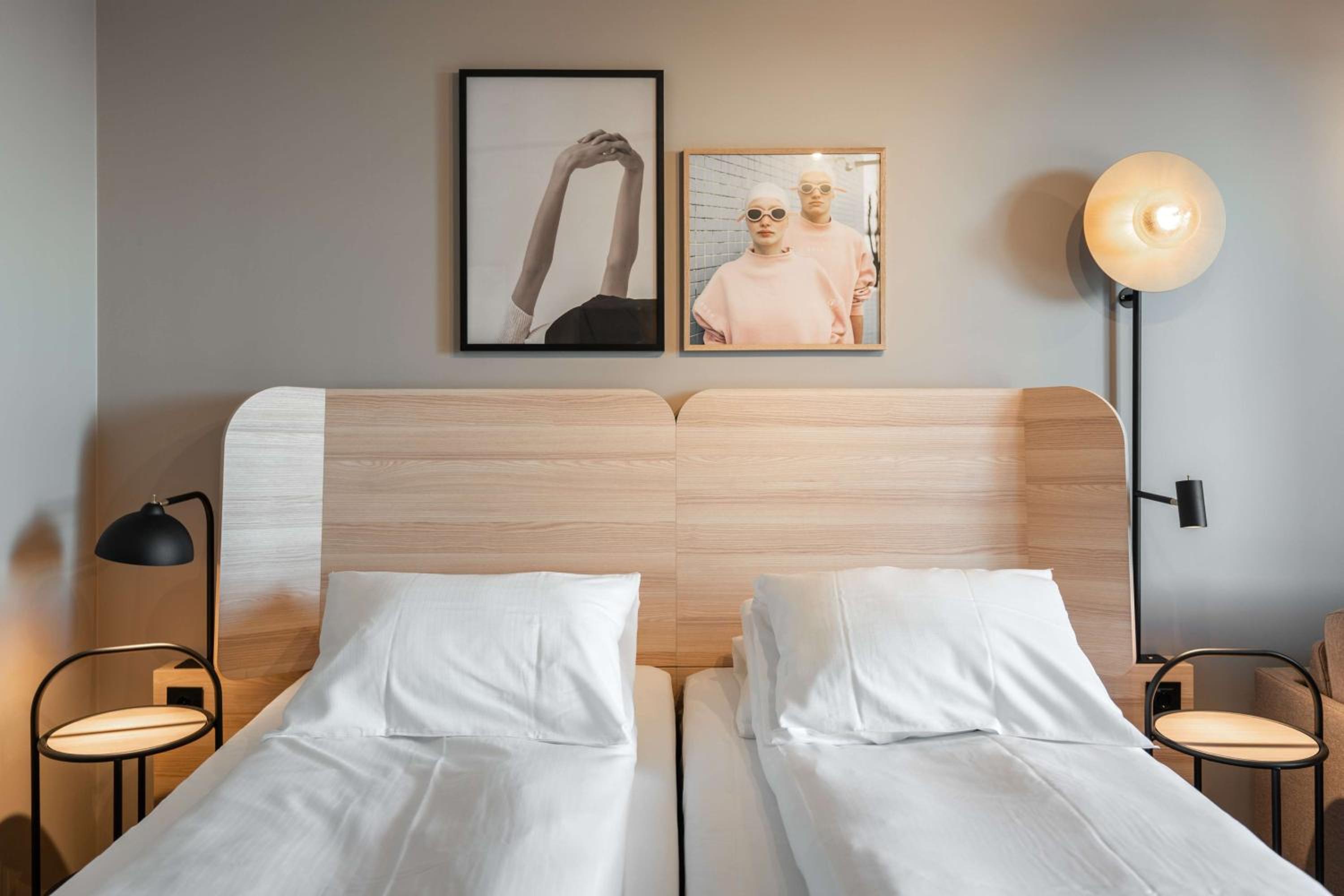 Standard Twin Room - Photo 7