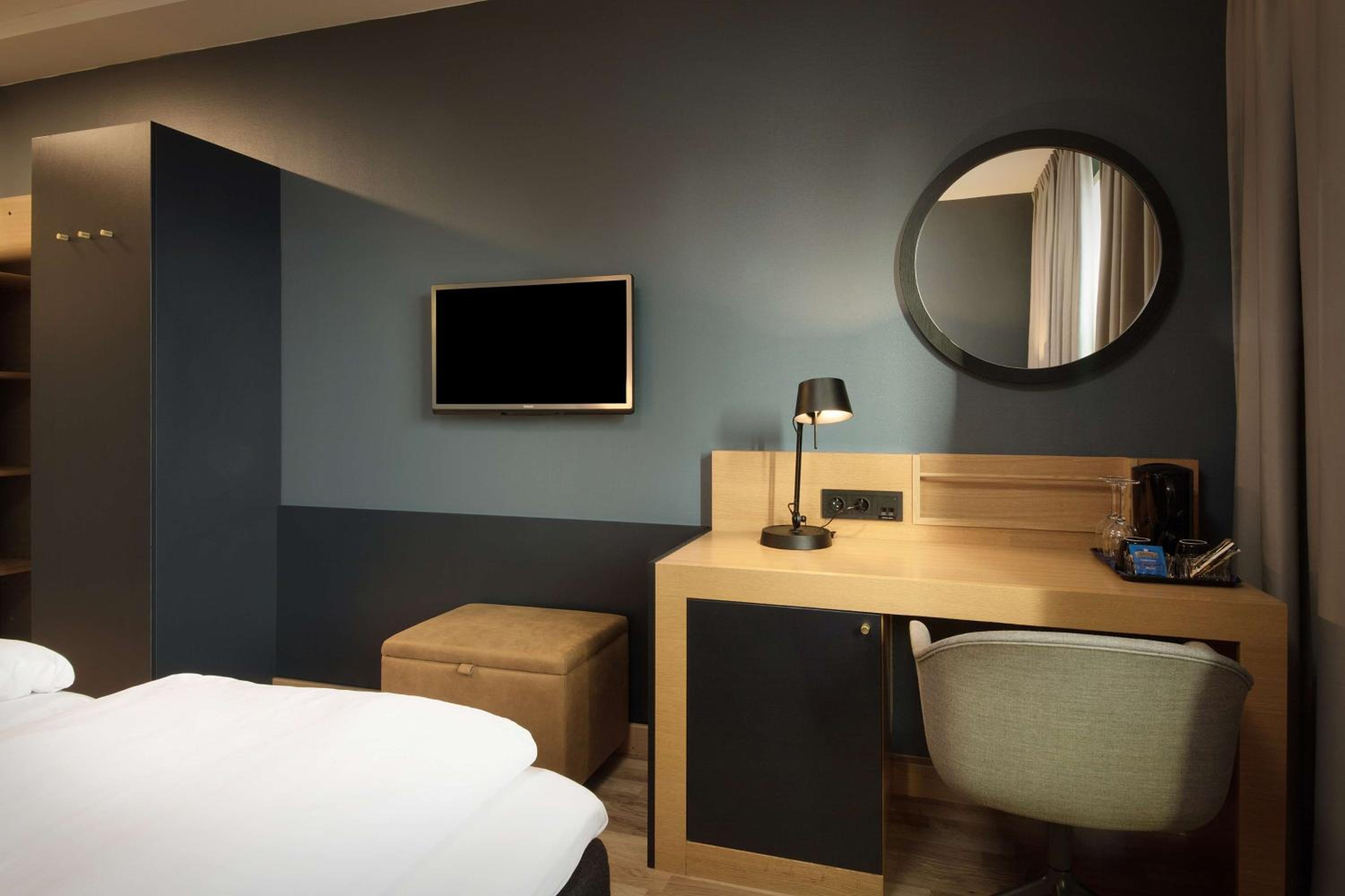 Double or Twin Room - Photo 3